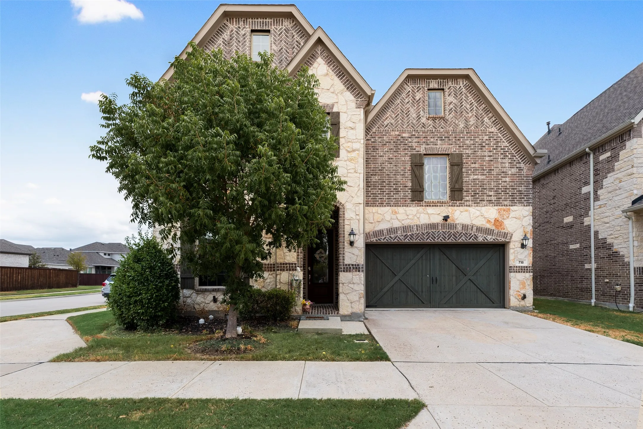 Single Family Residence For Sale in Denton County , 718 Waterbrook Parkway, Argyle, Texas 76226, 5 Bedroom, 5 Bathroom, 2 Garage spaces, 3,918 Sqft, built in 2019, mls#21399204, Real Estate Agent in Argyle, Homes For Sale in Denton county, Homes For Sale in Argyle, Realtor in Argyle Texas, Real Estate Brokerage Independent Realty Texas, Luminita Cordes Realtor