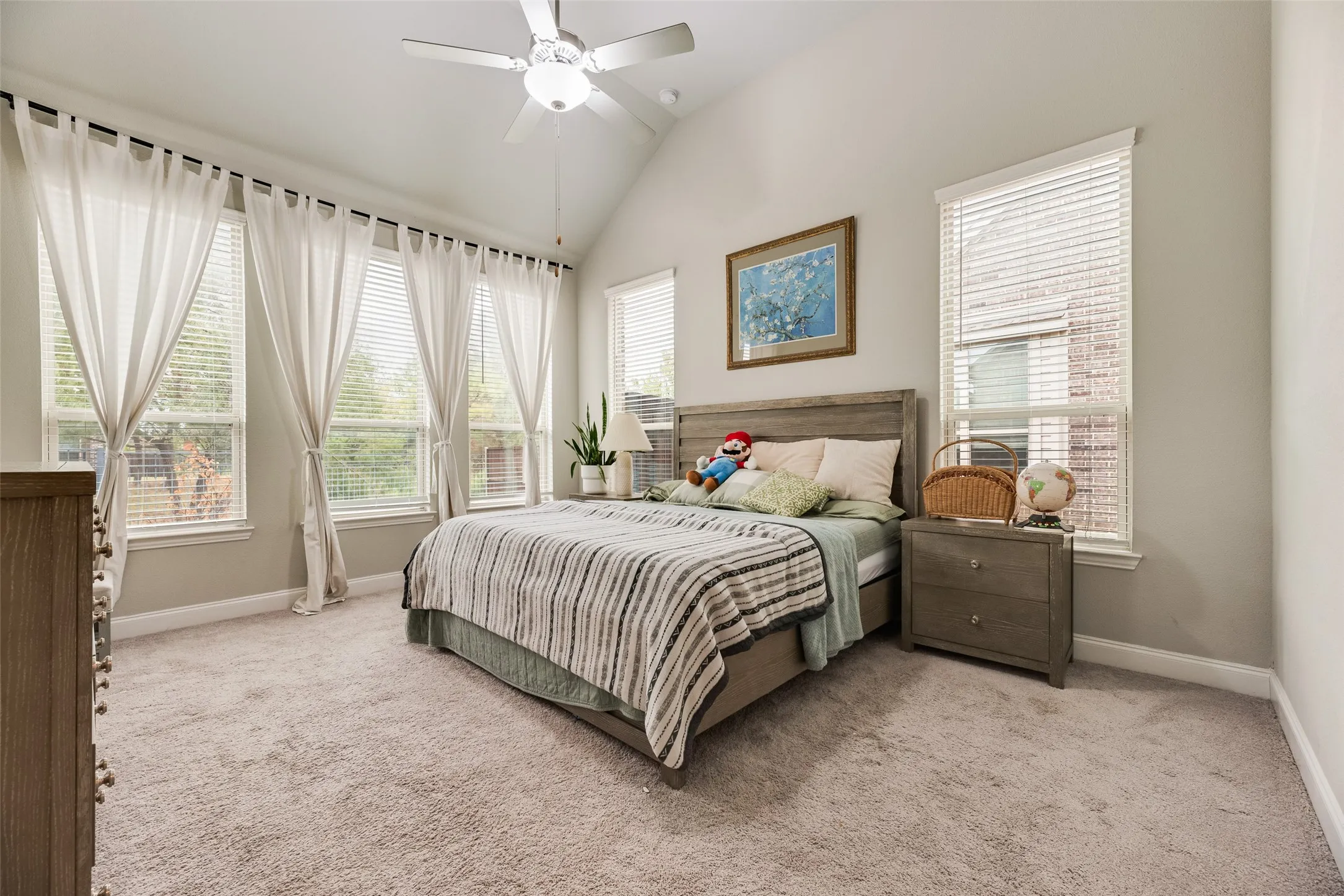 Neutral-toned wall paint and plush carpeting
