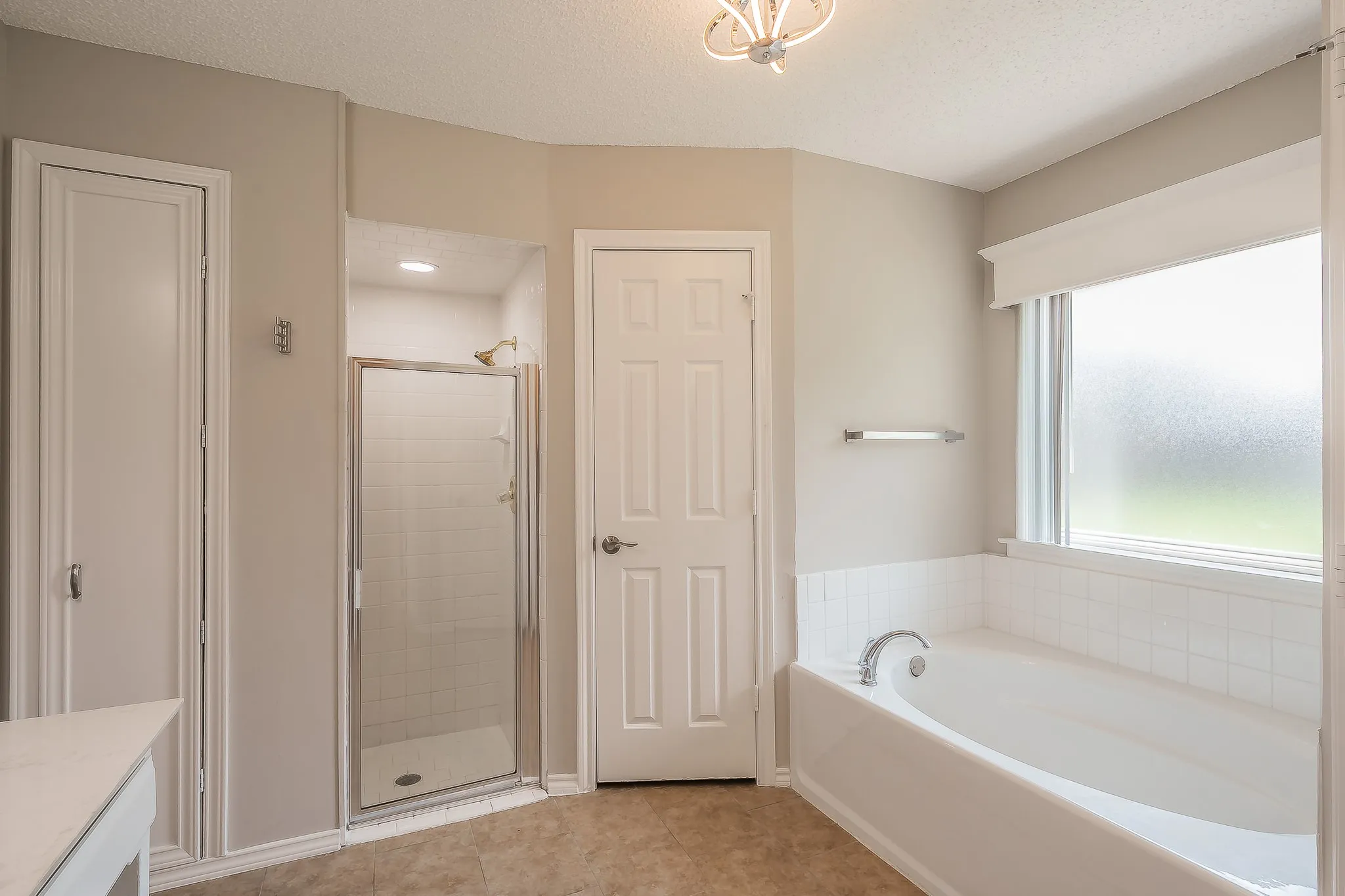 Single Family Residence For Sale in Tarrant County , 5029 Barberry Drive, Fort Worth, Texas 76133, 3 Bedroom, 2 Bathroom, 2 Garage spaces, 1,643 Sqft, built in 1990, mls#21402939, Real Estate Agent in Fort Worth, Homes For Sale in Tarrant county, Homes For Sale in Fort Worth, Realtor in Fort Worth Texas, Real Estate Brokerage Independent Realty Texas, Luminita Cordes Realtor