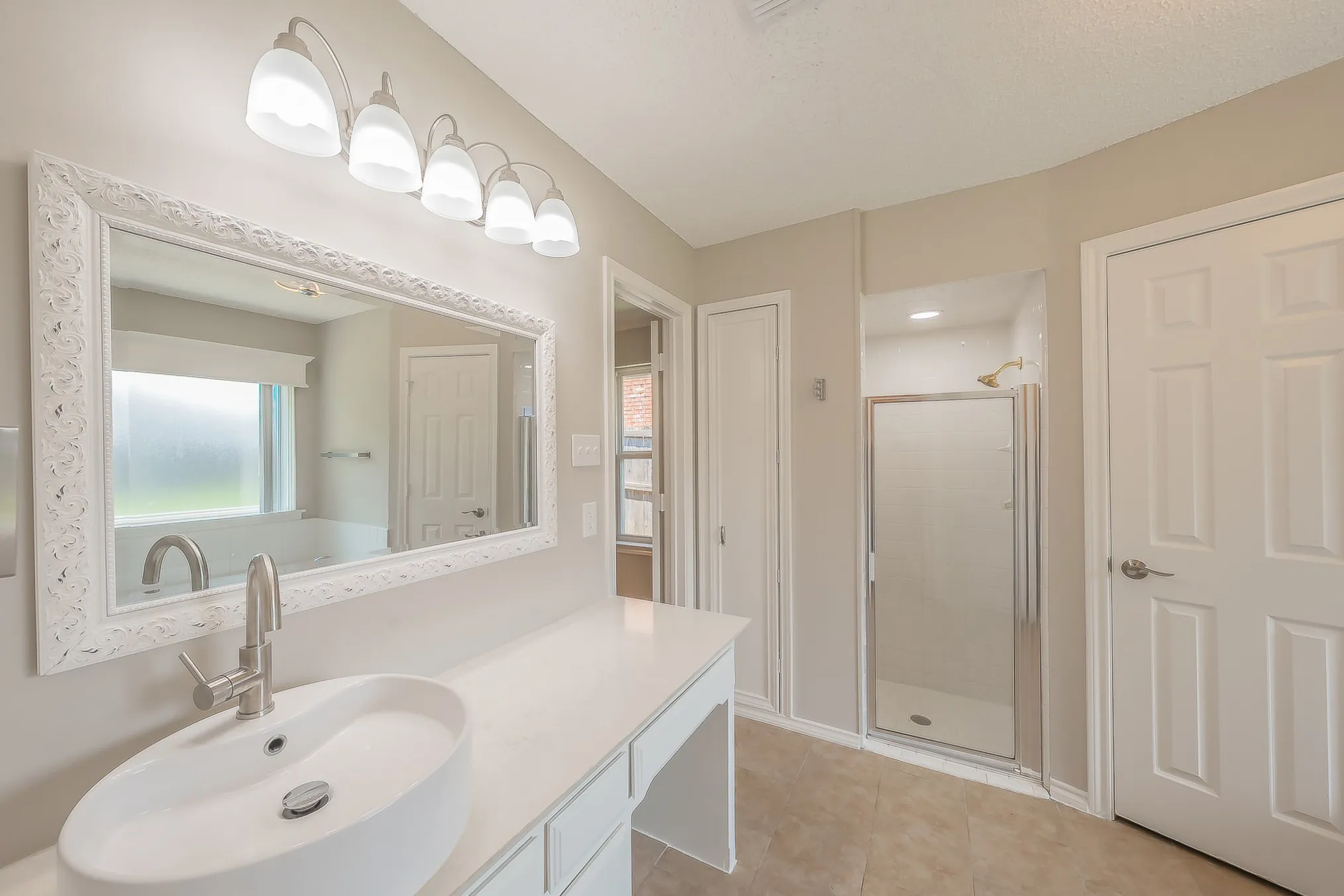 Single Family Residence For Sale in Tarrant County , 5029 Barberry Drive, Fort Worth, Texas 76133, 3 Bedroom, 2 Bathroom, 2 Garage spaces, 1,643 Sqft, built in 1990, mls#21402939, Real Estate Agent in Fort Worth, Homes For Sale in Tarrant county, Homes For Sale in Fort Worth, Realtor in Fort Worth Texas, Real Estate Brokerage Independent Realty Texas, Luminita Cordes Realtor