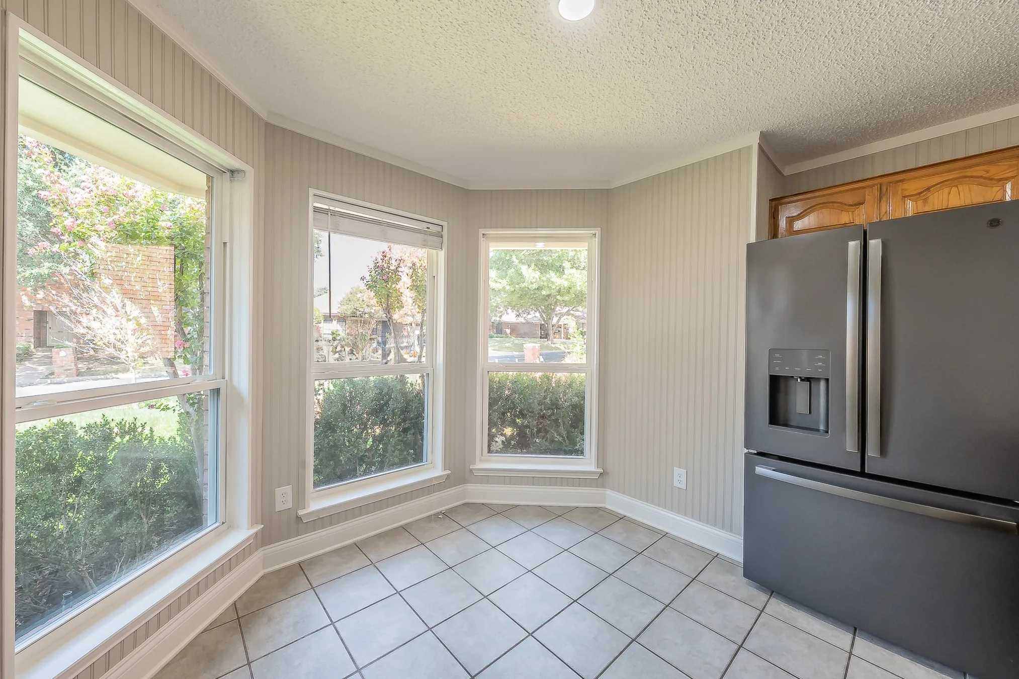 Single Family Residence For Sale in Tarrant County , 5029 Barberry Drive, Fort Worth, Texas 76133, 3 Bedroom, 2 Bathroom, 2 Garage spaces, 1,643 Sqft, built in 1990, mls#21402939, Real Estate Agent in Fort Worth, Homes For Sale in Tarrant county, Homes For Sale in Fort Worth, Realtor in Fort Worth Texas, Real Estate Brokerage Independent Realty Texas, Luminita Cordes Realtor
