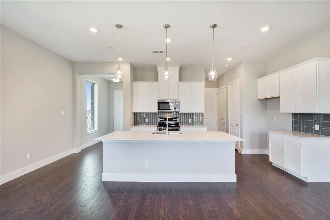 Townhouse For Rent in Collin County , 1050 Maverick Drive, Allen, Texas 75013, 3 Bedroom, 3 Bathroom, 2 Garage spaces, 1,945 Sqft, built in 2020, mls#21402934, Real Estate Agent in Allen, Homes For Rent in Collin county, Homes For Rent in Allen, Realtor in Allen Texas, Real Estate Brokerage Independent Realty Texas, Luminita Cordes Realtor