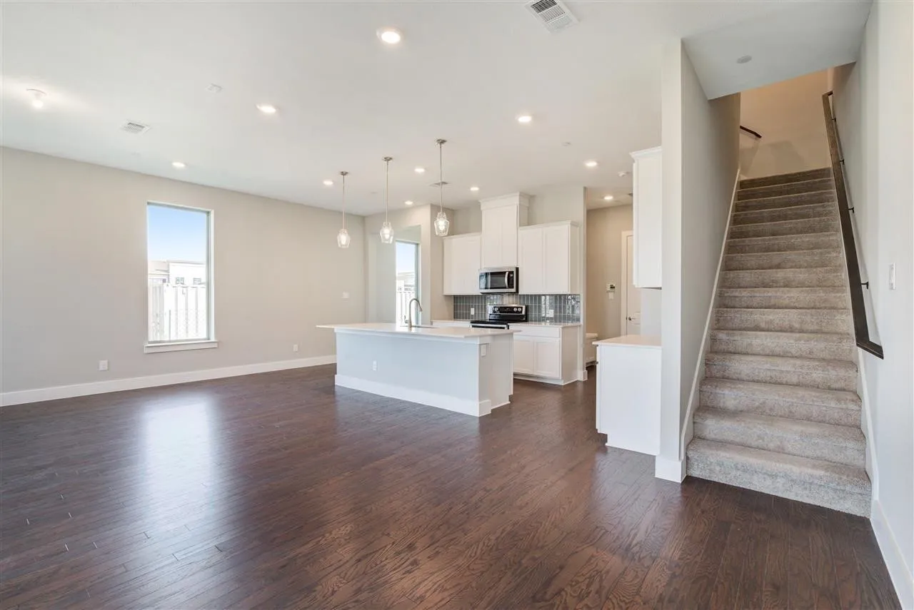 Townhouse For Rent in Collin County , 1050 Maverick Drive, Allen, Texas 75013, 3 Bedroom, 3 Bathroom, 2 Garage spaces, 1,945 Sqft, built in 2020, mls#21402934, Real Estate Agent in Allen, Homes For Rent in Collin county, Homes For Rent in Allen, Realtor in Allen Texas, Real Estate Brokerage Independent Realty Texas, Luminita Cordes Realtor