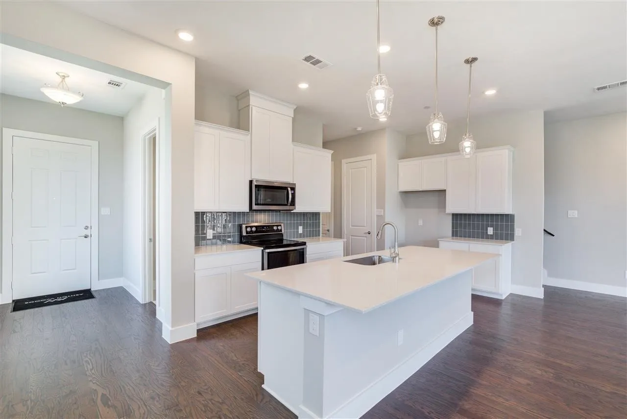 Townhouse For Rent in Collin County , 1050 Maverick Drive, Allen, Texas 75013, 3 Bedroom, 3 Bathroom, 2 Garage spaces, 1,945 Sqft, built in 2020, mls#21402934, Real Estate Agent in Allen, Homes For Rent in Collin county, Homes For Rent in Allen, Realtor in Allen Texas, Real Estate Brokerage Independent Realty Texas, Luminita Cordes Realtor