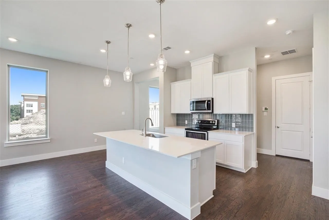 Townhouse For Rent in Collin County , 1050 Maverick Drive, Allen, Texas 75013, 3 Bedroom, 3 Bathroom, 2 Garage spaces, 1,945 Sqft, built in 2020, mls#21402934, Real Estate Agent in Allen, Homes For Rent in Collin county, Homes For Rent in Allen, Realtor in Allen Texas, Real Estate Brokerage Independent Realty Texas, Luminita Cordes Realtor
