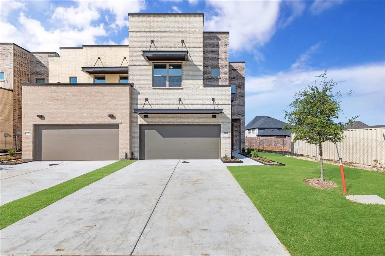 Townhouse For Rent in Collin County , 1050 Maverick Drive, Allen, Texas 75013, 3 Bedroom, 3 Bathroom, 2 Garage spaces, 1,945 Sqft, built in 2020, mls#21402934, Real Estate Agent in Allen, Homes For Rent in Collin county, Homes For Rent in Allen, Realtor in Allen Texas, Real Estate Brokerage Independent Realty Texas, Luminita Cordes Realtor