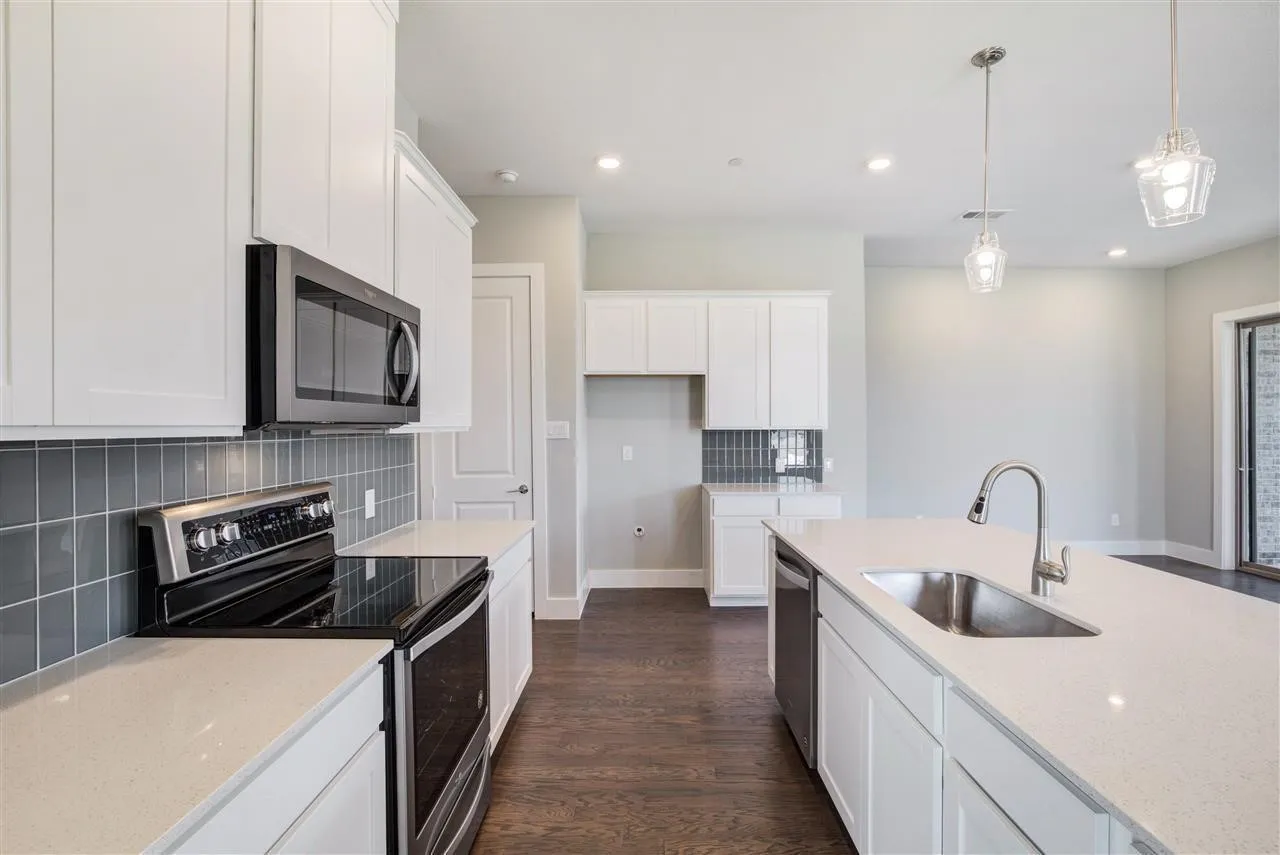 Townhouse For Rent in Collin County , 1050 Maverick Drive, Allen, Texas 75013, 3 Bedroom, 3 Bathroom, 2 Garage spaces, 1,945 Sqft, built in 2020, mls#21402934, Real Estate Agent in Allen, Homes For Rent in Collin county, Homes For Rent in Allen, Realtor in Allen Texas, Real Estate Brokerage Independent Realty Texas, Luminita Cordes Realtor