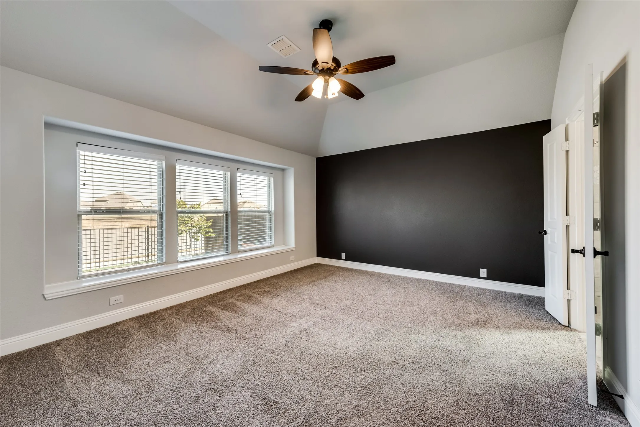 Single Family Residence For Rent in Denton County , 9701 Athens Drive, Denton, Texas 76226, 4 Bedroom, 3 Bathroom, 2 Garage spaces, 2,334 Sqft, built in 2018, mls#21396965, Real Estate Agent in Denton, Homes For Rent in Denton county, Homes For Rent in Denton, Realtor in Denton Texas, Real Estate Brokerage Independent Realty Texas, Luminita Cordes Realtor