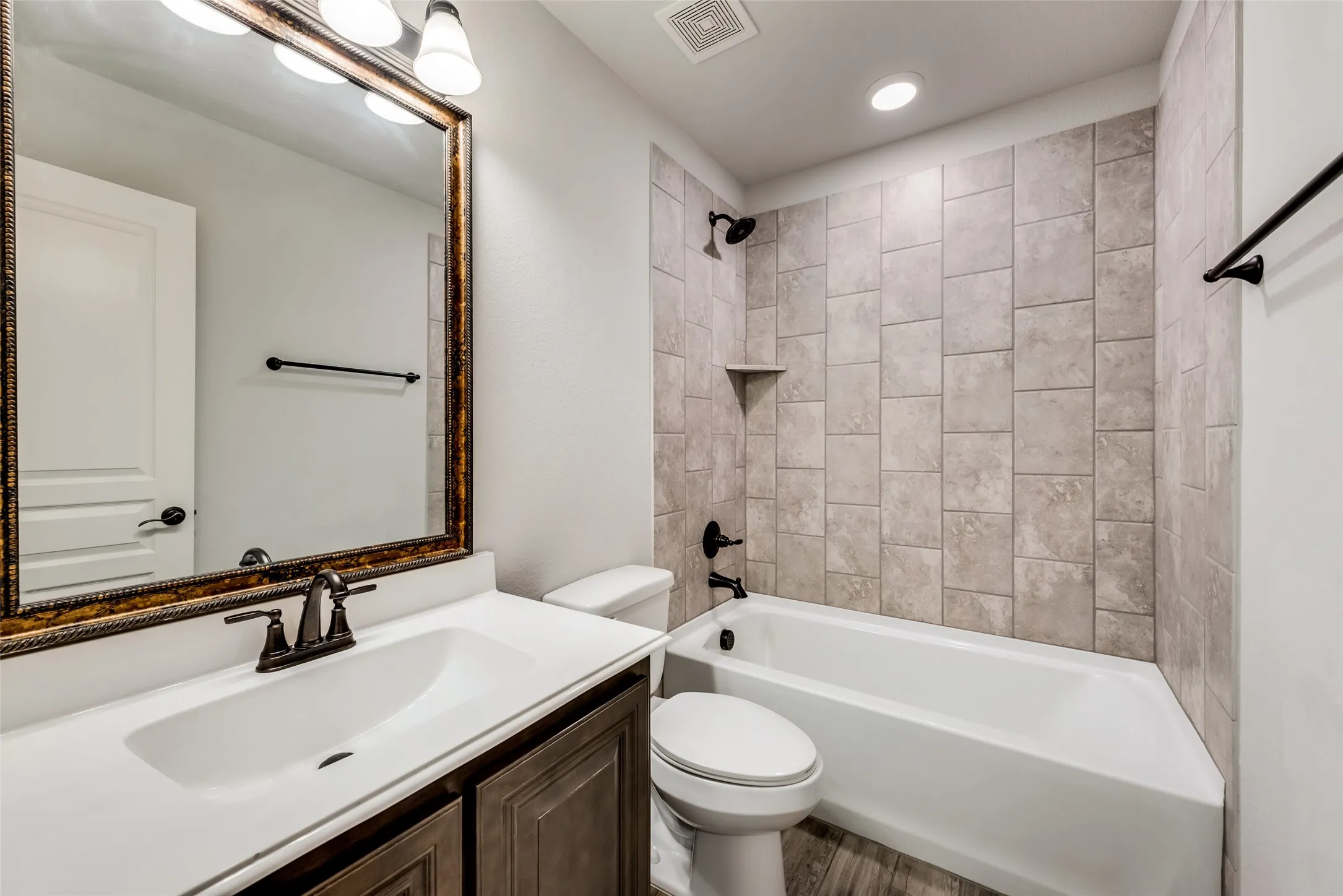 Single Family Residence For Rent in Denton County , 9701 Athens Drive, Denton, Texas 76226, 4 Bedroom, 3 Bathroom, 2 Garage spaces, 2,334 Sqft, built in 2018, mls#21396965, Real Estate Agent in Denton, Homes For Rent in Denton county, Homes For Rent in Denton, Realtor in Denton Texas, Real Estate Brokerage Independent Realty Texas, Luminita Cordes Realtor
