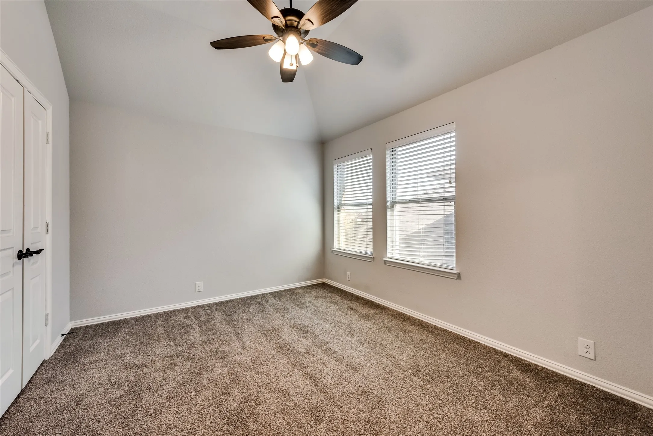 Single Family Residence For Rent in Denton County , 9701 Athens Drive, Denton, Texas 76226, 4 Bedroom, 3 Bathroom, 2 Garage spaces, 2,334 Sqft, built in 2018, mls#21396965, Real Estate Agent in Denton, Homes For Rent in Denton county, Homes For Rent in Denton, Realtor in Denton Texas, Real Estate Brokerage Independent Realty Texas, Luminita Cordes Realtor