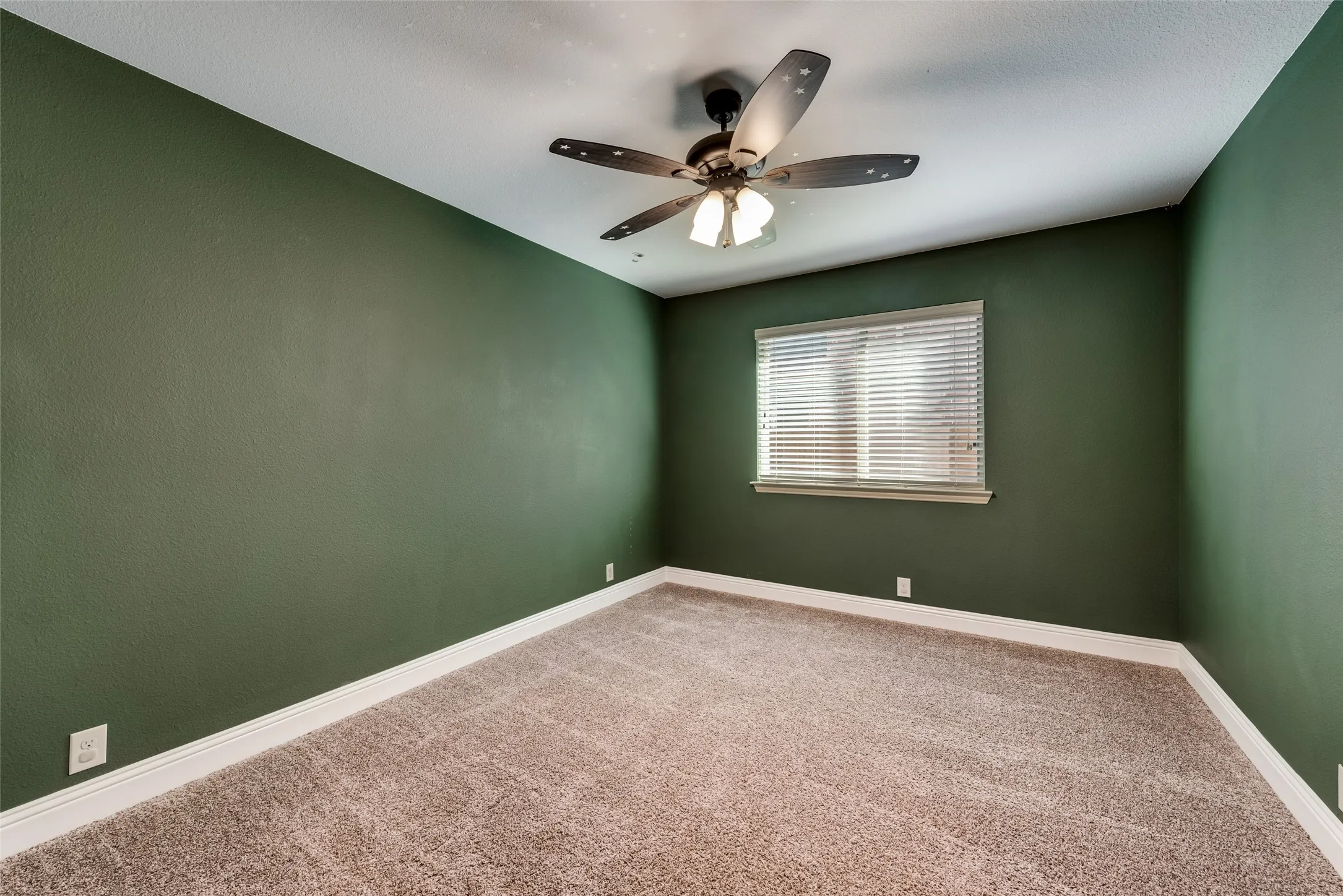 Single Family Residence For Rent in Denton County , 9701 Athens Drive, Denton, Texas 76226, 4 Bedroom, 3 Bathroom, 2 Garage spaces, 2,334 Sqft, built in 2018, mls#21396965, Real Estate Agent in Denton, Homes For Rent in Denton county, Homes For Rent in Denton, Realtor in Denton Texas, Real Estate Brokerage Independent Realty Texas, Luminita Cordes Realtor