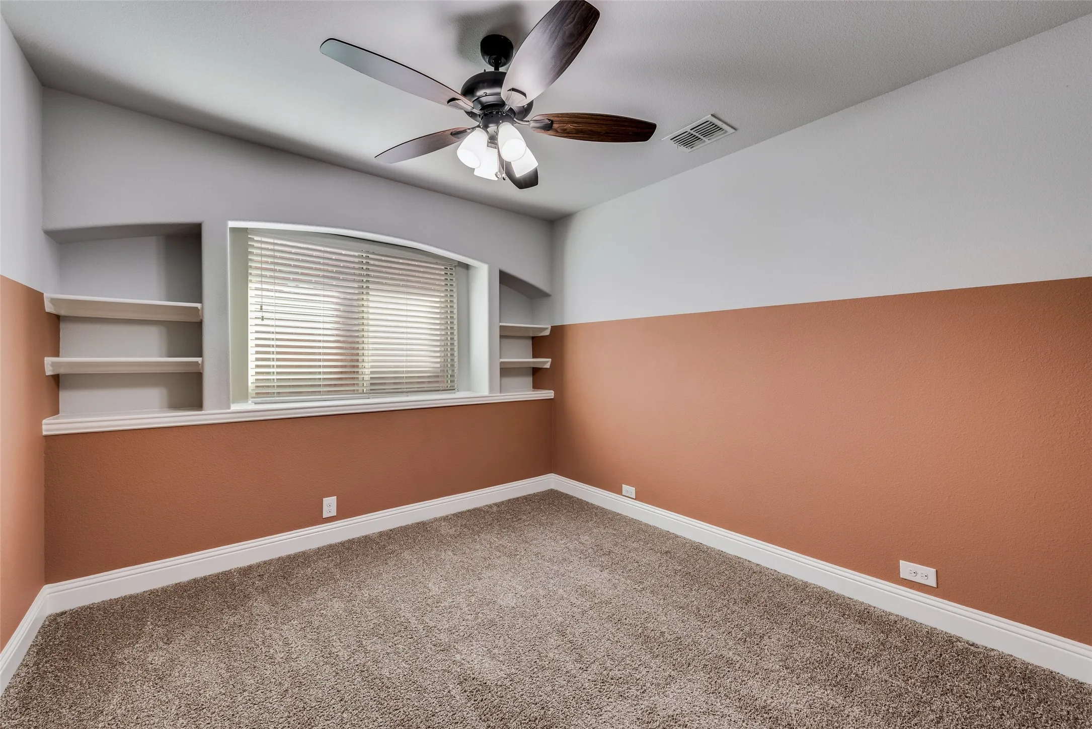 Single Family Residence For Rent in Denton County , 9701 Athens Drive, Denton, Texas 76226, 4 Bedroom, 3 Bathroom, 2 Garage spaces, 2,334 Sqft, built in 2018, mls#21396965, Real Estate Agent in Denton, Homes For Rent in Denton county, Homes For Rent in Denton, Realtor in Denton Texas, Real Estate Brokerage Independent Realty Texas, Luminita Cordes Realtor