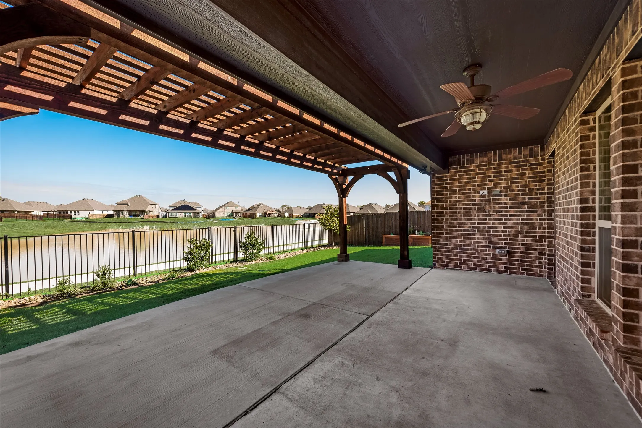 Single Family Residence For Rent in Denton County , 9701 Athens Drive, Denton, Texas 76226, 4 Bedroom, 3 Bathroom, 2 Garage spaces, 2,334 Sqft, built in 2018, mls#21396965, Real Estate Agent in Denton, Homes For Rent in Denton county, Homes For Rent in Denton, Realtor in Denton Texas, Real Estate Brokerage Independent Realty Texas, Luminita Cordes Realtor