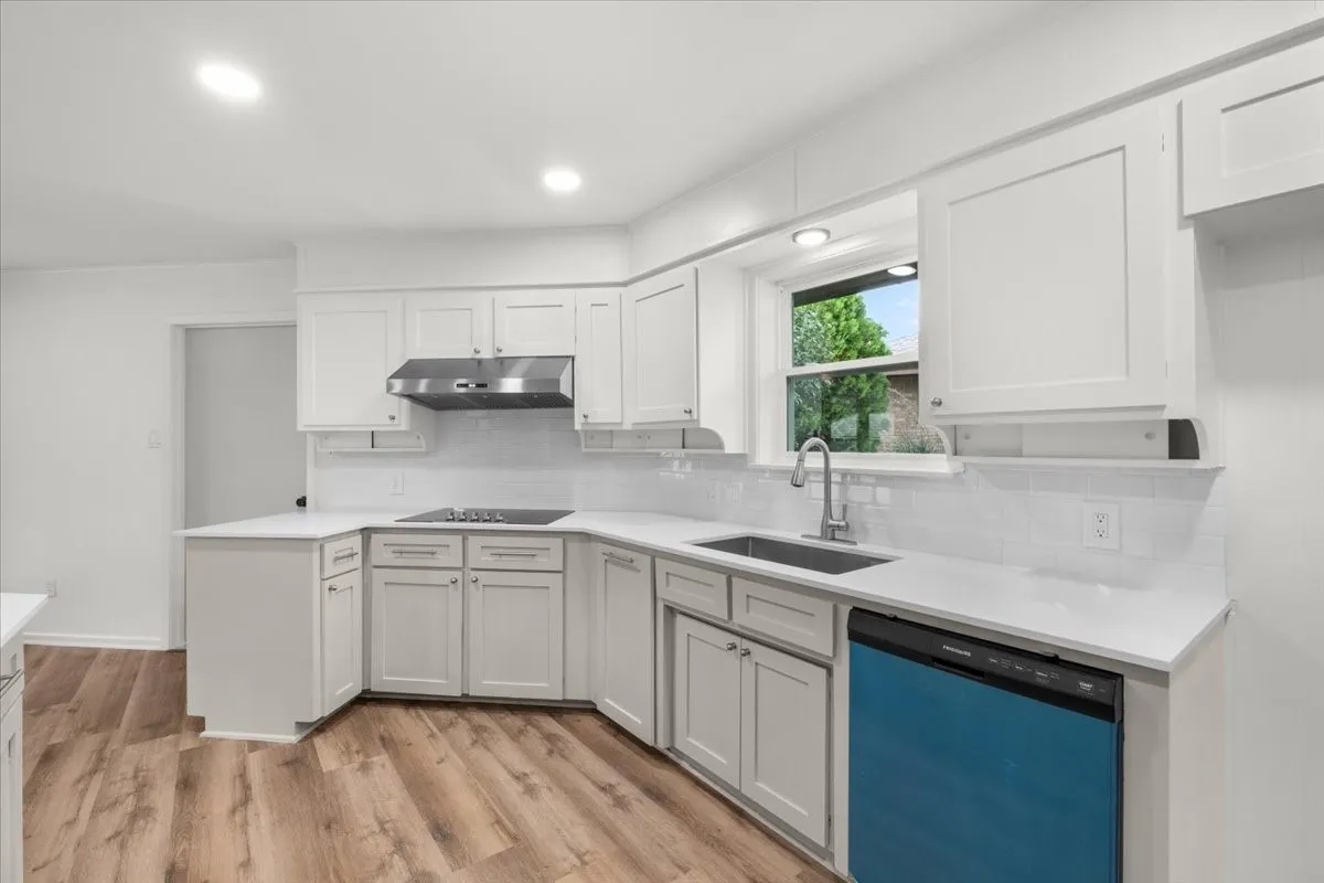 Single Family Residence For Sale in Tarrant County , 4345 Rota Circle, Fort Worth, Texas 76133, 4 Bedroom, 3 Bathroom, 2 Garage spaces, 2,275 Sqft, built in 1974, mls#21402379, Real Estate Agent in Fort Worth, Homes For Sale in Tarrant county, Homes For Sale in Fort Worth, Realtor in Fort Worth Texas, Real Estate Brokerage Independent Realty Texas, Luminita Cordes Realtor