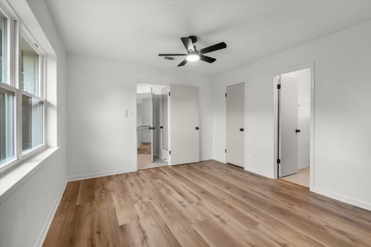 Single Family Residence For Sale in Tarrant County , 4345 Rota Circle, Fort Worth, Texas 76133, 4 Bedroom, 3 Bathroom, 2 Garage spaces, 2,275 Sqft, built in 1974, mls#21402379, Real Estate Agent in Fort Worth, Homes For Sale in Tarrant county, Homes For Sale in Fort Worth, Realtor in Fort Worth Texas, Real Estate Brokerage Independent Realty Texas, Luminita Cordes Realtor