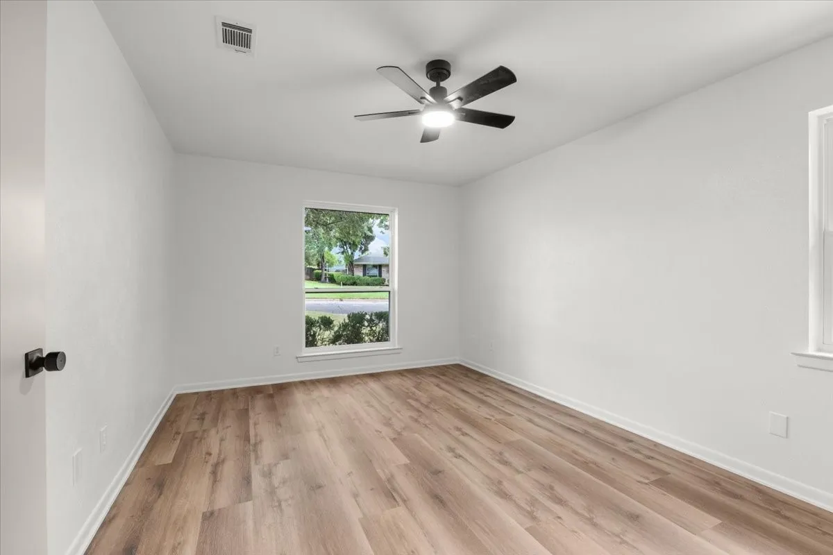 Single Family Residence For Sale in Tarrant County , 4345 Rota Circle, Fort Worth, Texas 76133, 4 Bedroom, 3 Bathroom, 2 Garage spaces, 2,275 Sqft, built in 1974, mls#21402379, Real Estate Agent in Fort Worth, Homes For Sale in Tarrant county, Homes For Sale in Fort Worth, Realtor in Fort Worth Texas, Real Estate Brokerage Independent Realty Texas, Luminita Cordes Realtor
