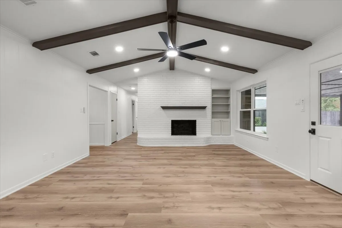 Single Family Residence For Sale in Tarrant County , 4345 Rota Circle, Fort Worth, Texas 76133, 4 Bedroom, 3 Bathroom, 2 Garage spaces, 2,275 Sqft, built in 1974, mls#21402379, Real Estate Agent in Fort Worth, Homes For Sale in Tarrant county, Homes For Sale in Fort Worth, Realtor in Fort Worth Texas, Real Estate Brokerage Independent Realty Texas, Luminita Cordes Realtor