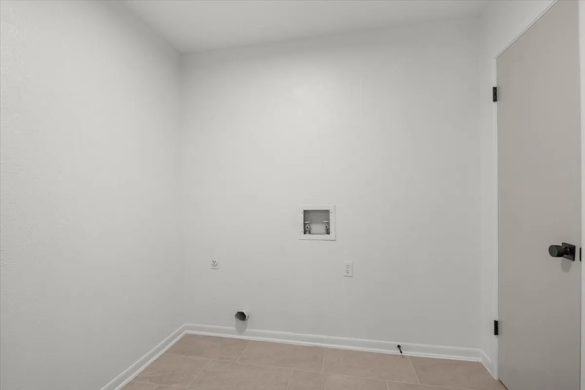 Single Family Residence For Sale in Tarrant County , 4345 Rota Circle, Fort Worth, Texas 76133, 4 Bedroom, 3 Bathroom, 2 Garage spaces, 2,275 Sqft, built in 1974, mls#21402379, Real Estate Agent in Fort Worth, Homes For Sale in Tarrant county, Homes For Sale in Fort Worth, Realtor in Fort Worth Texas, Real Estate Brokerage Independent Realty Texas, Luminita Cordes Realtor