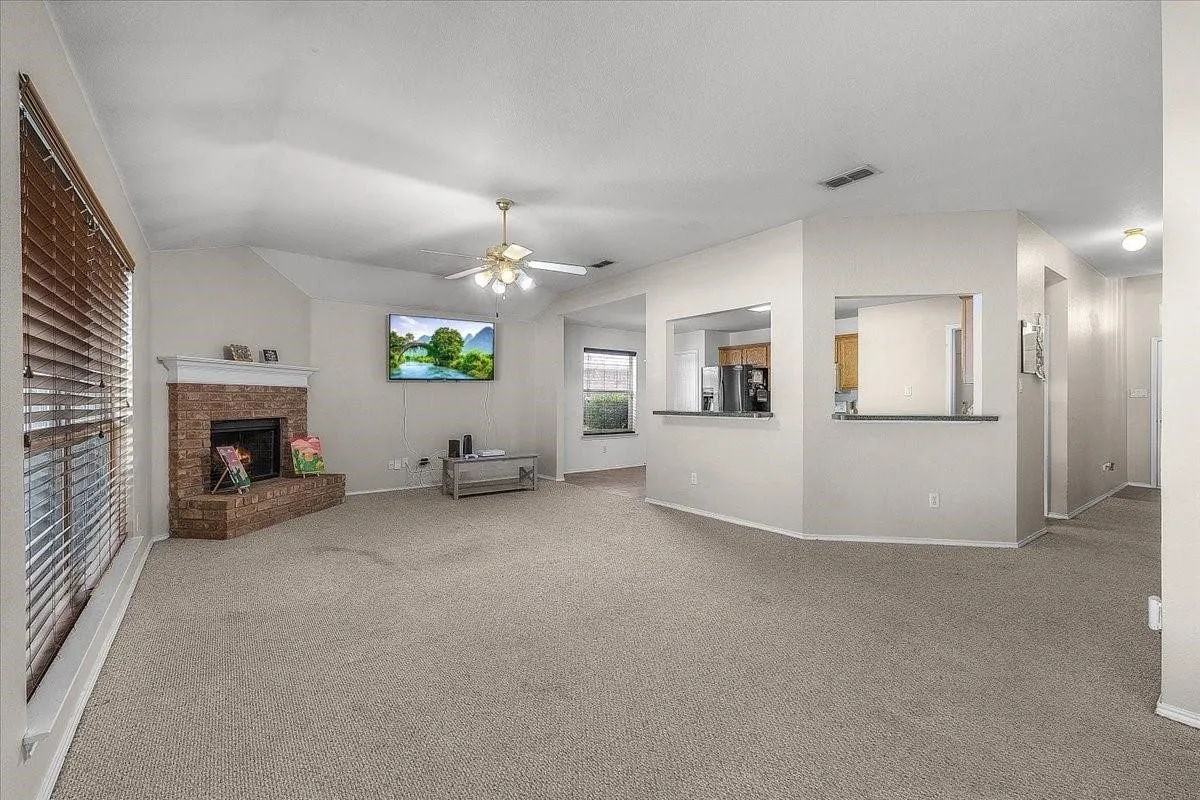 Single Family Residence For Sale in Tarrant County , 7008 Denver City Drive, Fort Worth, Texas 76179, 3 Bedroom, 2 Bathroom, 2 Garage spaces, 1,664 Sqft, built in 2002, mls#21402964, Real Estate Agent in Fort Worth, Homes For Sale in Tarrant county, Homes For Sale in Fort Worth, Realtor in Fort Worth Texas, Real Estate Brokerage Independent Realty Texas, Luminita Cordes Realtor