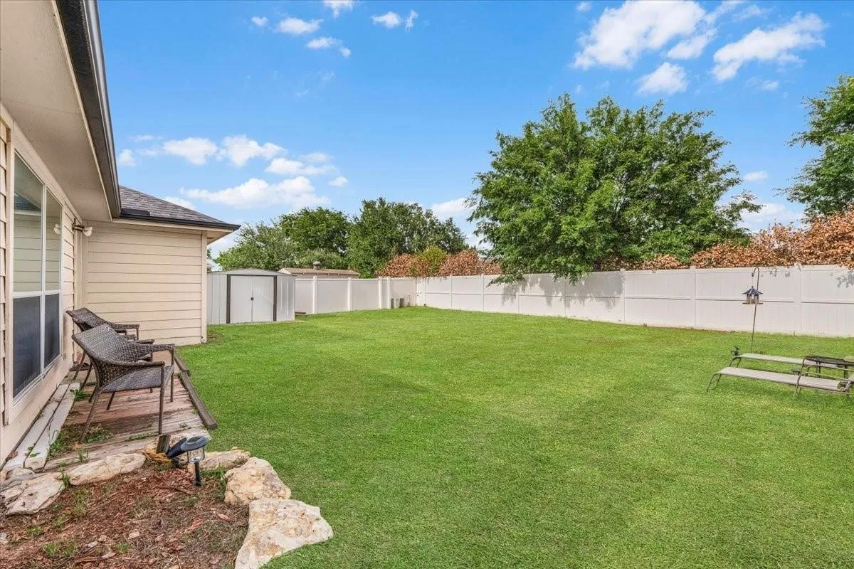 Single Family Residence For Sale in Tarrant County , 7008 Denver City Drive, Fort Worth, Texas 76179, 3 Bedroom, 2 Bathroom, 2 Garage spaces, 1,664 Sqft, built in 2002, mls#21402964, Real Estate Agent in Fort Worth, Homes For Sale in Tarrant county, Homes For Sale in Fort Worth, Realtor in Fort Worth Texas, Real Estate Brokerage Independent Realty Texas, Luminita Cordes Realtor