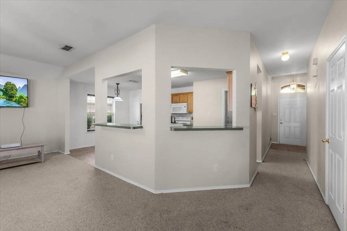 Single Family Residence For Sale in Tarrant County , 7008 Denver City Drive, Fort Worth, Texas 76179, 3 Bedroom, 2 Bathroom, 2 Garage spaces, 1,664 Sqft, built in 2002, mls#21402964, Real Estate Agent in Fort Worth, Homes For Sale in Tarrant county, Homes For Sale in Fort Worth, Realtor in Fort Worth Texas, Real Estate Brokerage Independent Realty Texas, Luminita Cordes Realtor