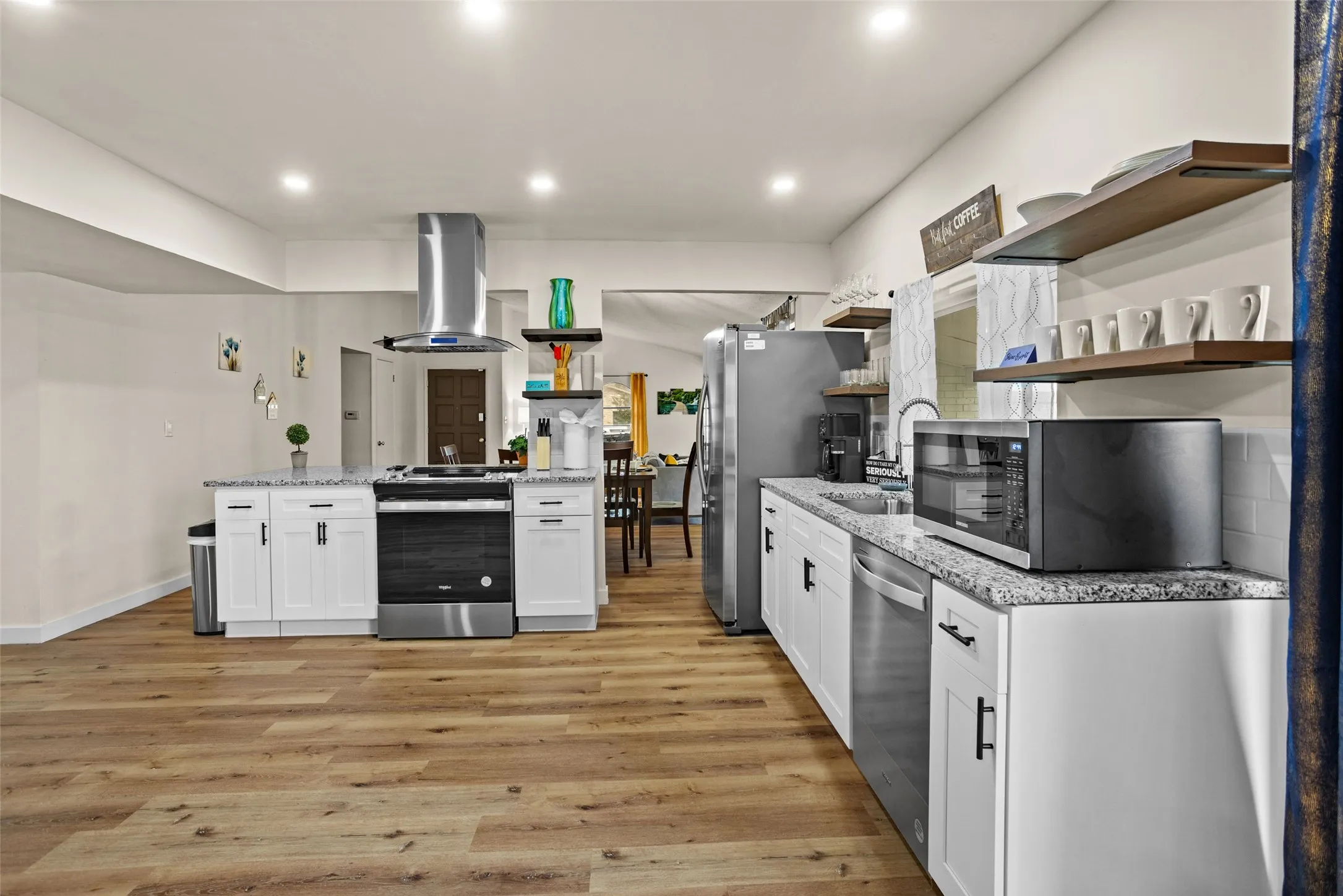 Single Family Residence For Rent in Denton County , 5124 Stanley Drive, The Colony, Texas 75056, 3 Bedroom, 2 Bathroom, 2 Garage spaces, 1,946 Sqft, built in 1977, mls#21402364, Real Estate Agent in The Colony, Homes For Rent in Denton county, Homes For Rent in The Colony, Realtor in The Colony Texas, Real Estate Brokerage Independent Realty Texas, Luminita Cordes Realtor