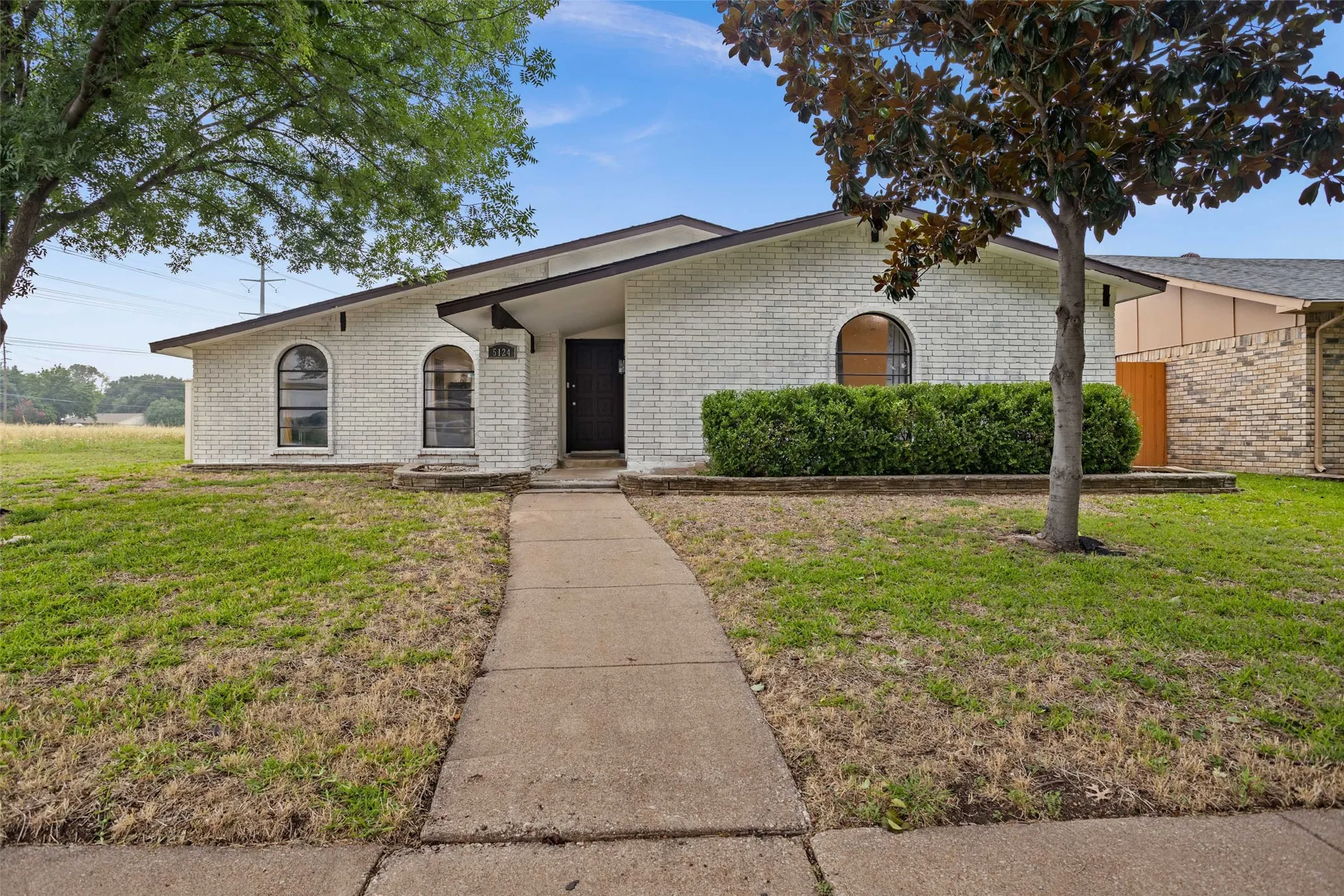 Single Family Residence For Rent in Denton County , 5124 Stanley Drive, The Colony, Texas 75056, 3 Bedroom, 2 Bathroom, 2 Garage spaces, 1,946 Sqft, built in 1977, mls#21402364, Real Estate Agent in The Colony, Homes For Rent in Denton county, Homes For Rent in The Colony, Realtor in The Colony Texas, Real Estate Brokerage Independent Realty Texas, Luminita Cordes Realtor