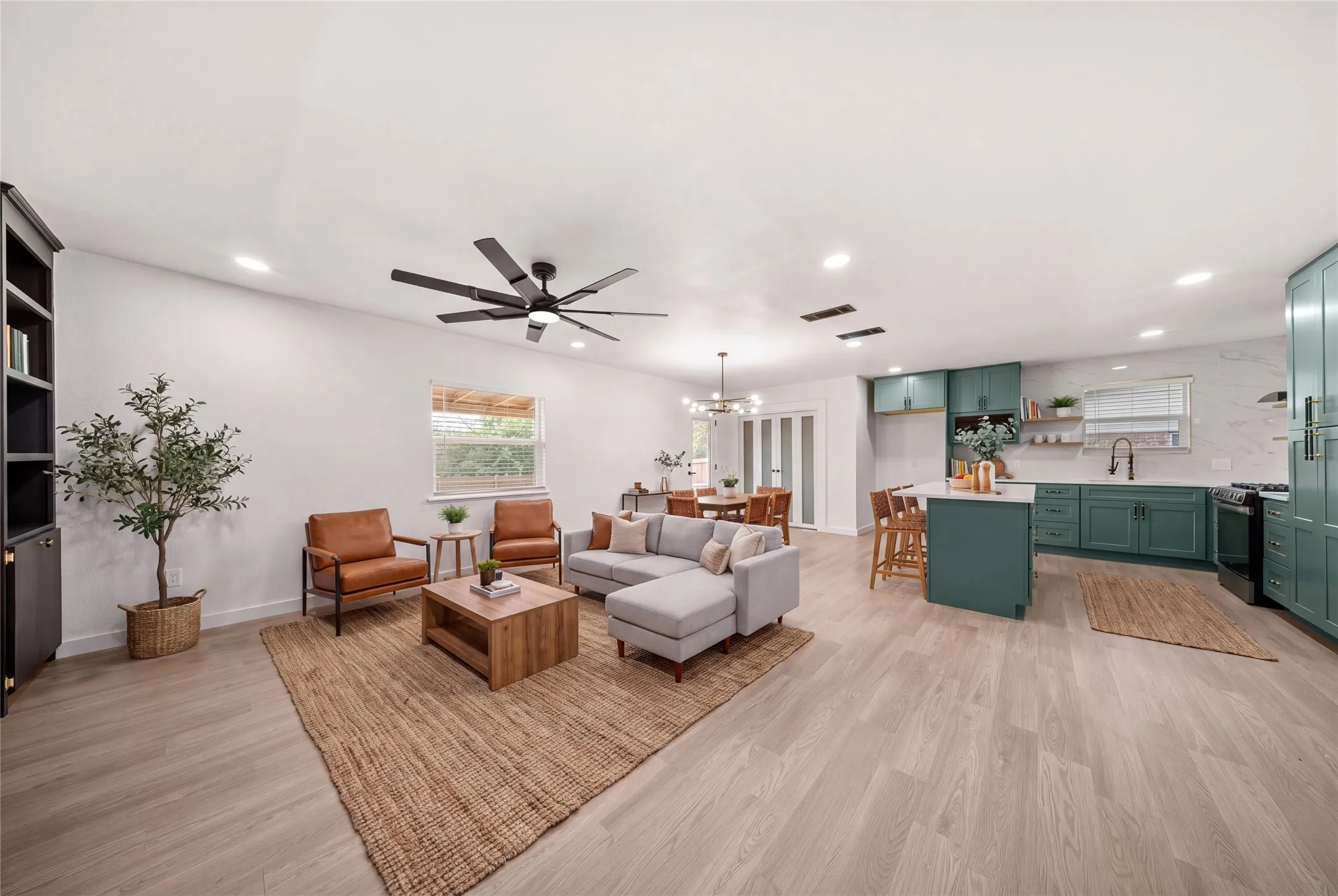 Single Family Residence For Sale in Dallas County , 303 Saffron Circle, Mesquite, Texas 75149, 3 Bedroom, 2 Bathroom, 1 Garage spaces, 1,135 Sqft, built in 1962, mls#21402151, Real Estate Agent in Mesquite, Homes For Sale in Dallas county, Homes For Sale in Mesquite, Realtor in Mesquite Texas, Real Estate Brokerage Independent Realty Texas, Luminita Cordes Realtor