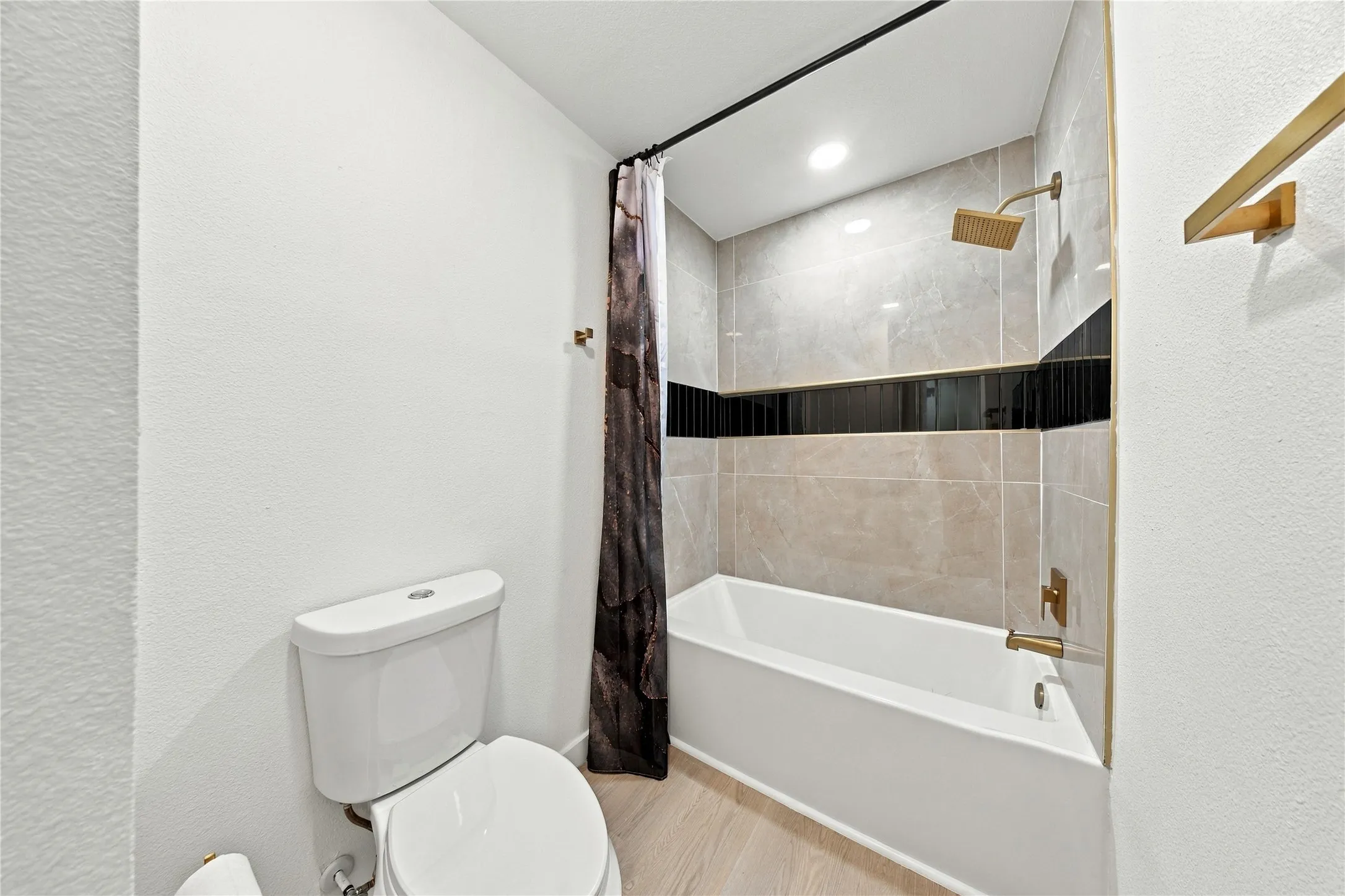 Single Family Residence For Sale in Dallas County , 303 Saffron Circle, Mesquite, Texas 75149, 3 Bedroom, 2 Bathroom, 1 Garage spaces, 1,135 Sqft, built in 1962, mls#21402151, Real Estate Agent in Mesquite, Homes For Sale in Dallas county, Homes For Sale in Mesquite, Realtor in Mesquite Texas, Real Estate Brokerage Independent Realty Texas, Luminita Cordes Realtor