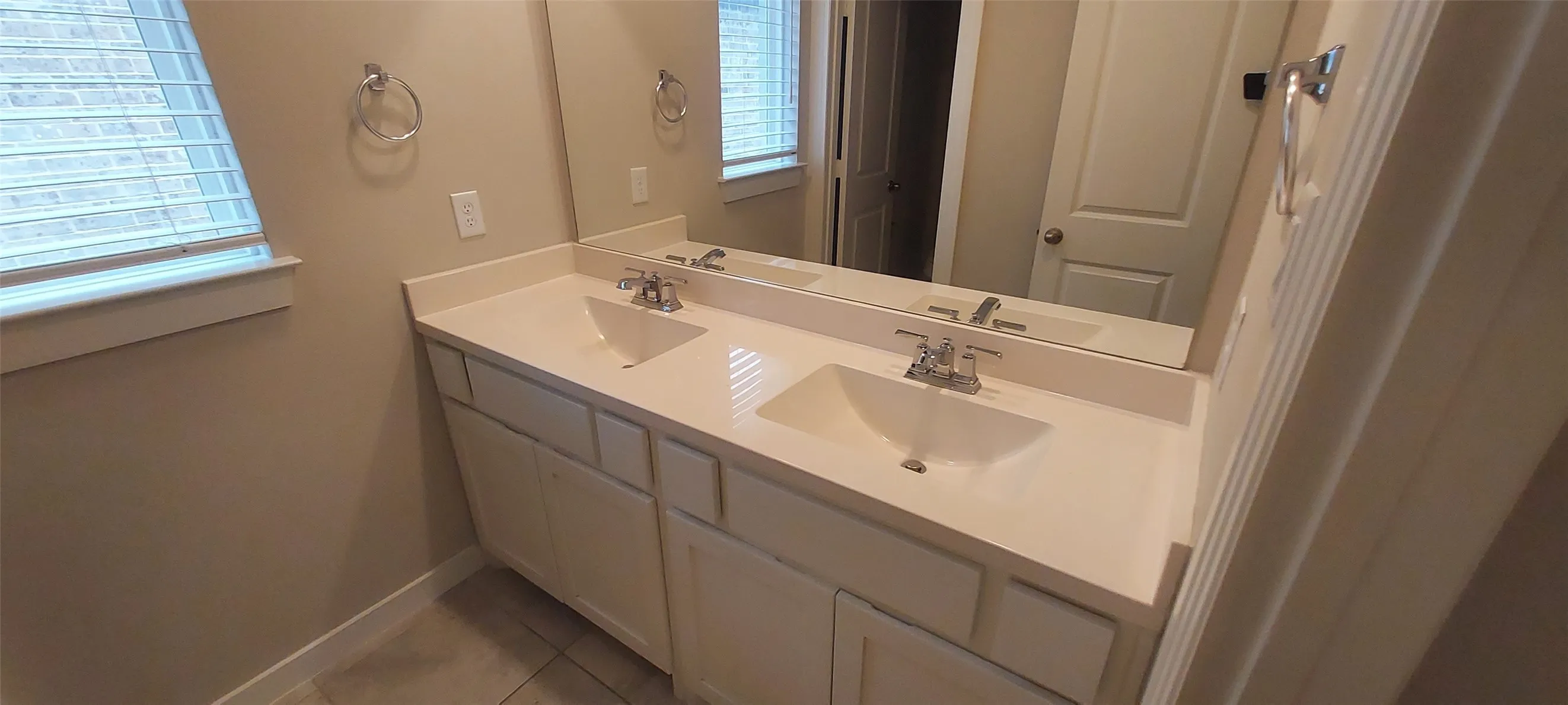 Single Family Residence For Sale in Denton County , 2413 Plover Lane, Argyle, Texas 76226, 5 Bedroom, 4 Bathroom, 2 Garage spaces, 3,193 Sqft, built in 2022, mls#21401944, Real Estate Agent in Argyle, Homes For Sale in Denton county, Homes For Sale in Argyle, Realtor in Argyle Texas, Real Estate Brokerage Independent Realty Texas, Luminita Cordes Realtor