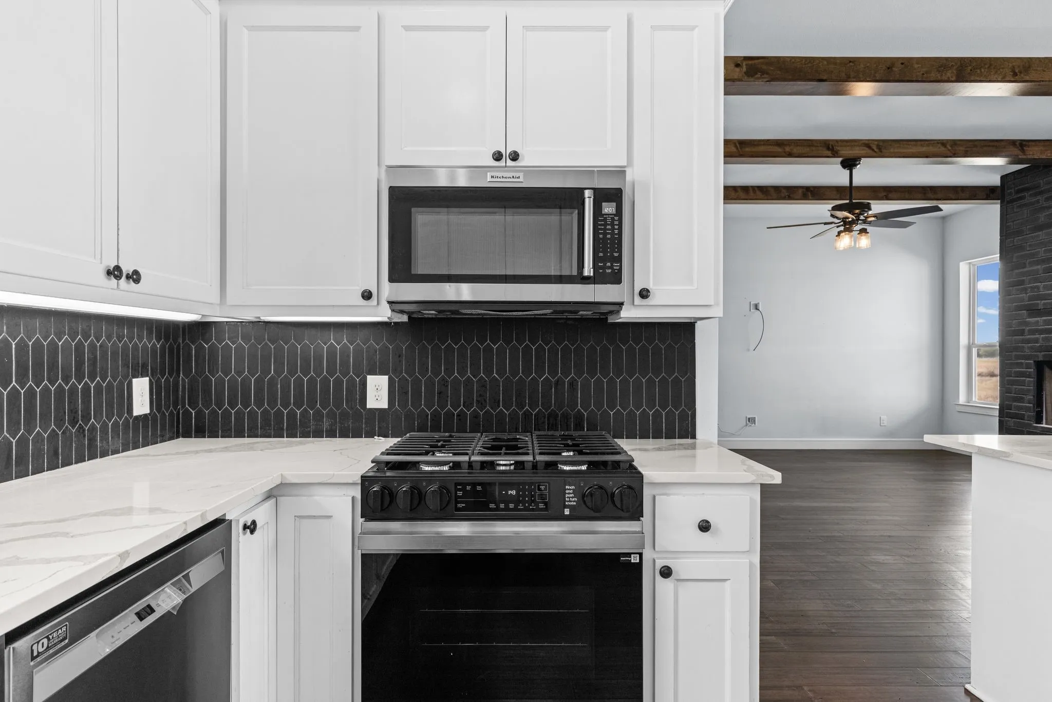 Single Family Residence For Sale in Rains County , 3971 Rs County Road 1605, Lone Oak, Texas 75453, 3 Bedroom, 3 Bathroom, 2 Garage spaces, 1,989 Sqft, built in 2020, mls#21402984, Real Estate Agent in Lone Oak, Homes For Sale in Rains county, Homes For Sale in Lone Oak, Realtor in Lone Oak Texas, Real Estate Brokerage Independent Realty Texas, Luminita Cordes Realtor