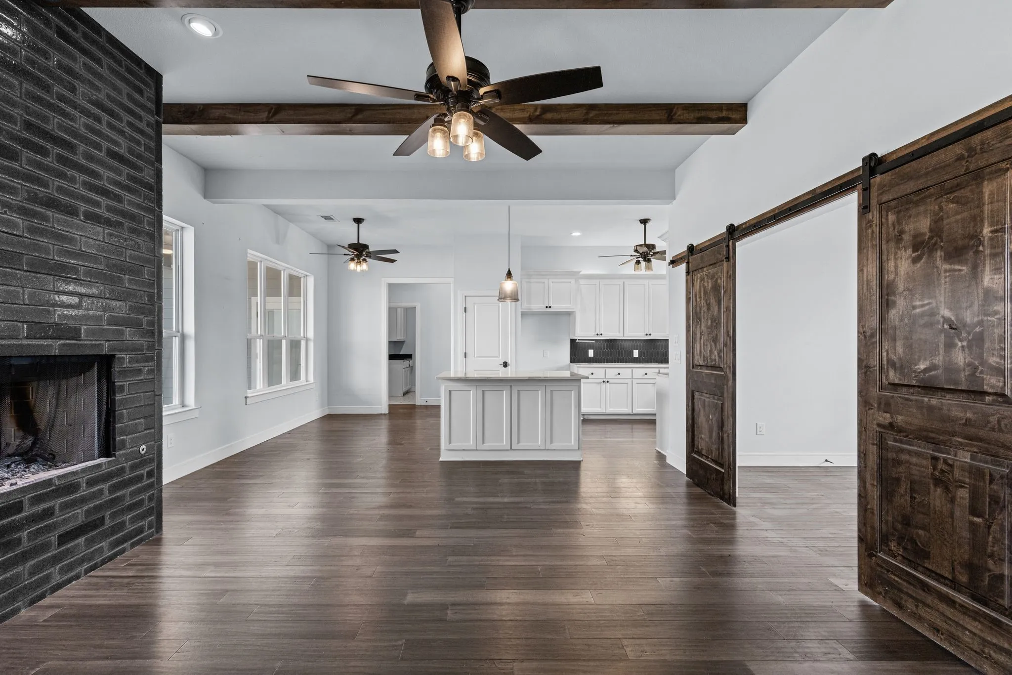 Single Family Residence For Sale in Rains County , 3971 Rs County Road 1605, Lone Oak, Texas 75453, 3 Bedroom, 3 Bathroom, 2 Garage spaces, 1,989 Sqft, built in 2020, mls#21402984, Real Estate Agent in Lone Oak, Homes For Sale in Rains county, Homes For Sale in Lone Oak, Realtor in Lone Oak Texas, Real Estate Brokerage Independent Realty Texas, Luminita Cordes Realtor