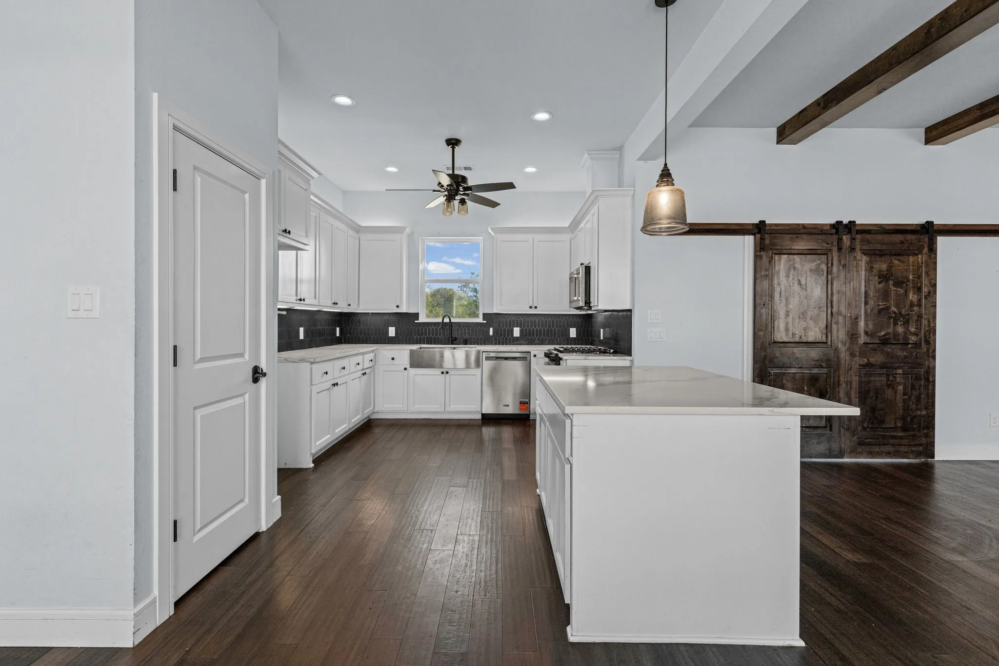 Single Family Residence For Sale in Rains County , 3971 Rs County Road 1605, Lone Oak, Texas 75453, 3 Bedroom, 3 Bathroom, 2 Garage spaces, 1,989 Sqft, built in 2020, mls#21402984, Real Estate Agent in Lone Oak, Homes For Sale in Rains county, Homes For Sale in Lone Oak, Realtor in Lone Oak Texas, Real Estate Brokerage Independent Realty Texas, Luminita Cordes Realtor