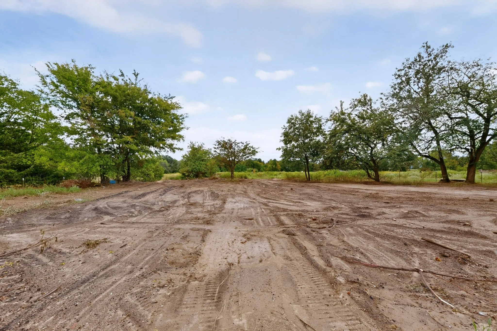 Single Family Residence For Sale in Hopkins County , 573 County Road 1116, Sulphur Springs, Texas 75433, 5 Bedroom, 3 Bathroom, Garage spaces, 2,200 Sqft, built in 1940, mls#21399444, Real Estate Agent in Sulphur Springs, Homes For Sale in Hopkins county, Homes For Sale in Sulphur Springs, Realtor in Sulphur Springs Texas, Real Estate Brokerage Independent Realty Texas, Luminita Cordes Realtor