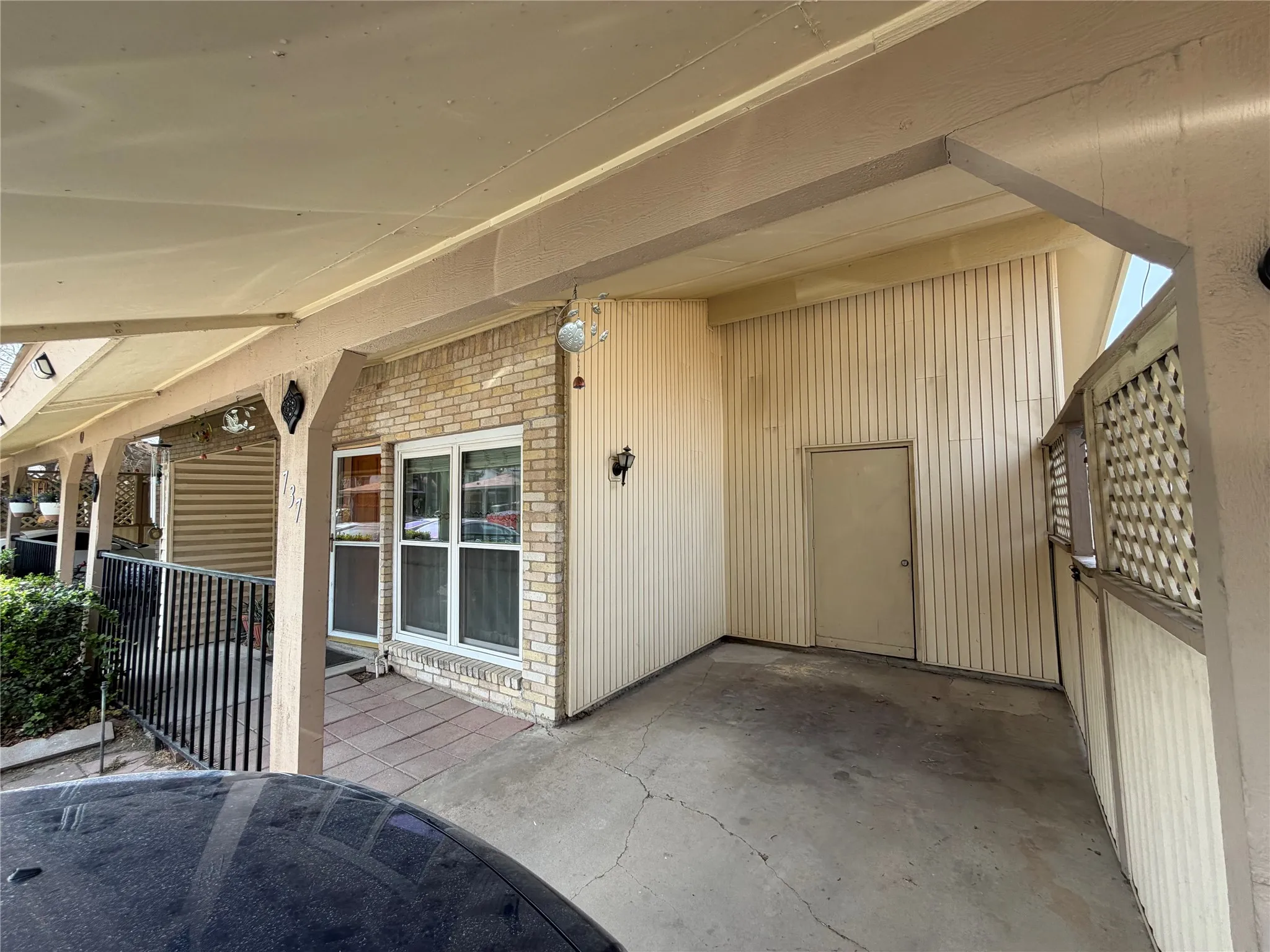 Townhouse For Sale in Dallas County , 737 Ticonderoga Drive, Garland, Texas 75043, 4 Bedroom, 2 Bathroom, Garage spaces, 1,572 Sqft, built in 1973, mls#21402996, Real Estate Agent in Garland, Homes For Sale in Dallas county, Homes For Sale in Garland, Realtor in Garland Texas, Real Estate Brokerage Independent Realty Texas, Luminita Cordes Realtor