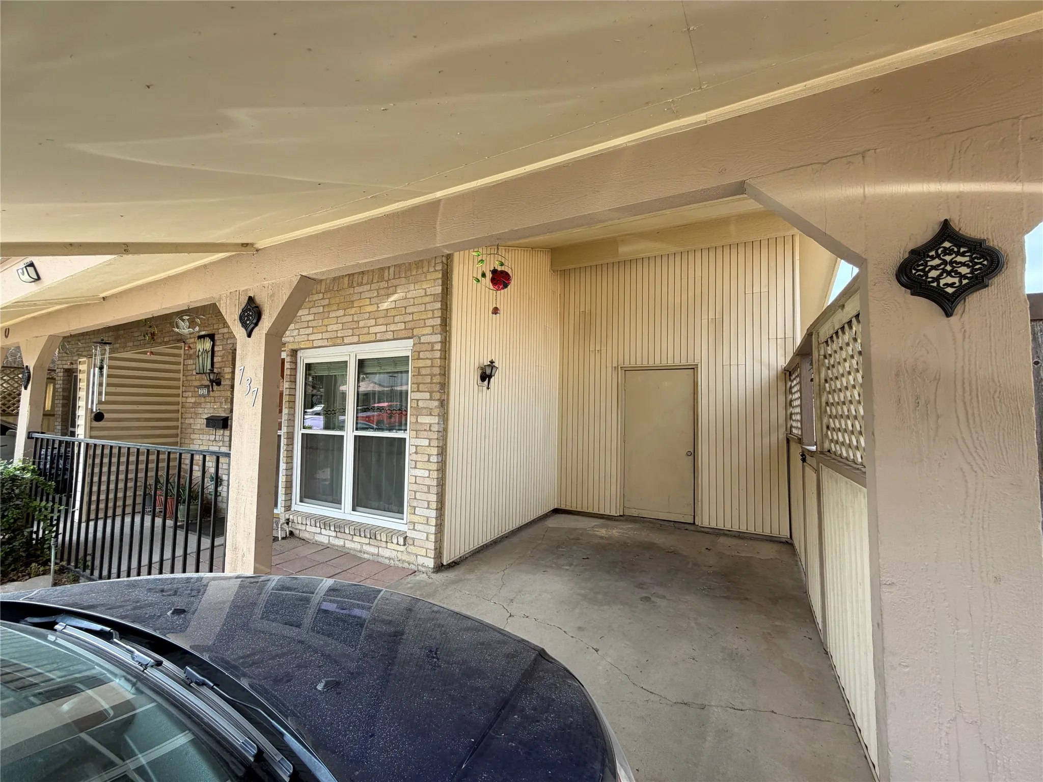 Townhouse For Sale in Dallas County , 737 Ticonderoga Drive, Garland, Texas 75043, 4 Bedroom, 2 Bathroom, Garage spaces, 1,572 Sqft, built in 1973, mls#21402996, Real Estate Agent in Garland, Homes For Sale in Dallas county, Homes For Sale in Garland, Realtor in Garland Texas, Real Estate Brokerage Independent Realty Texas, Luminita Cordes Realtor