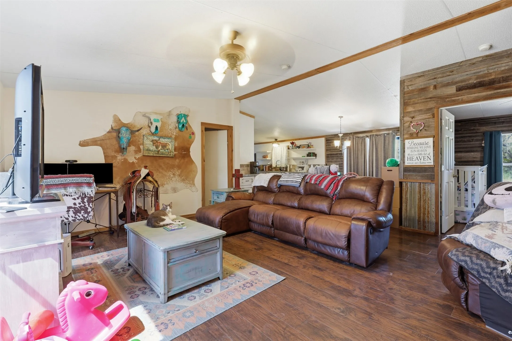 Manufactured Home For Rent in Johnson County , 9132 Windmill Court W, Cleburne, Texas 76033, 4 Bedroom, 2 Bathroom, Garage spaces, 1,568 Sqft, built in 2002, mls#21402997, Real Estate Agent in Cleburne, Homes For Rent in Johnson county, Homes For Rent in Cleburne, Realtor in Cleburne Texas, Real Estate Brokerage Independent Realty Texas, Luminita Cordes Realtor