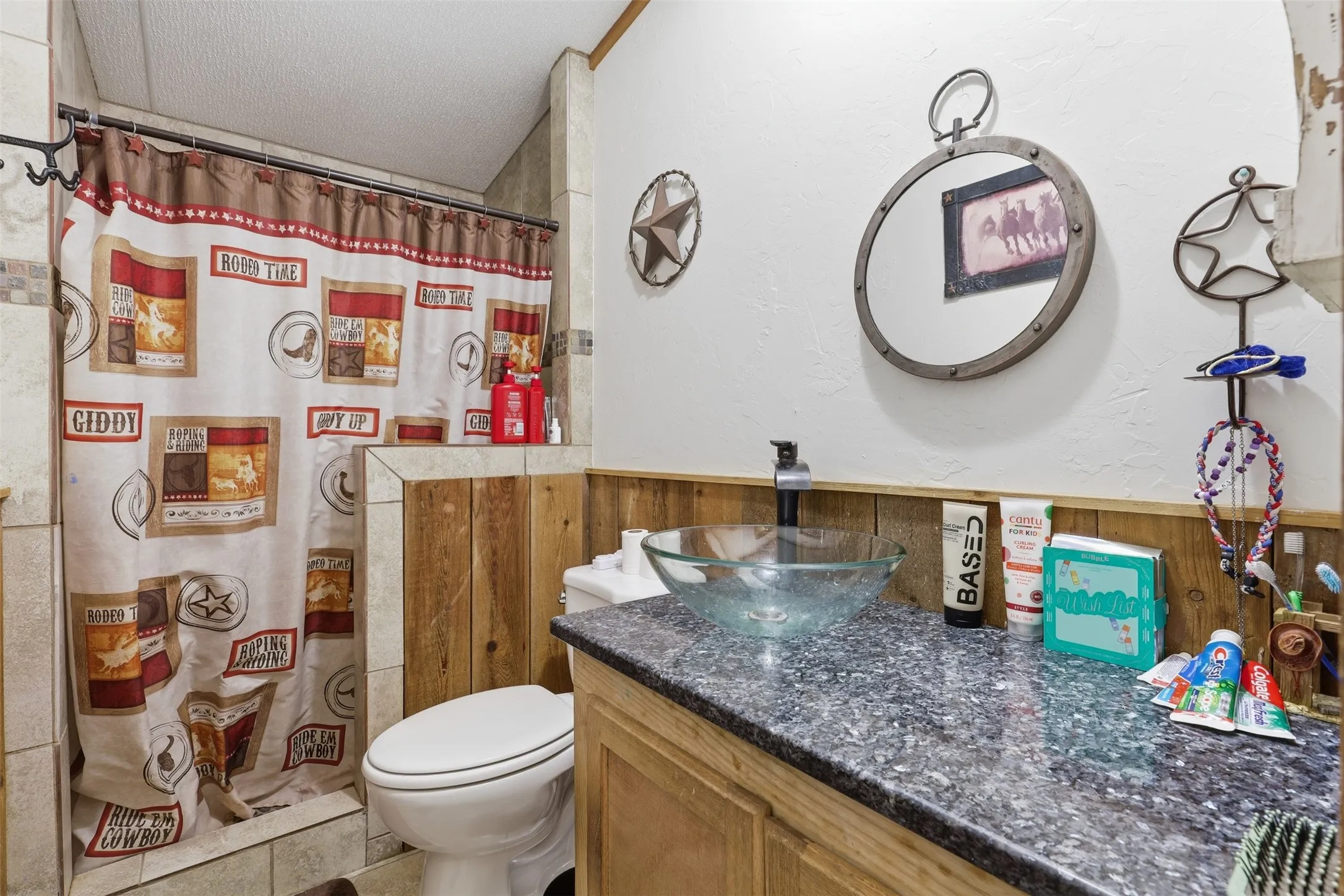 Manufactured Home For Rent in Johnson County , 9132 Windmill Court W, Cleburne, Texas 76033, 4 Bedroom, 2 Bathroom, Garage spaces, 1,568 Sqft, built in 2002, mls#21402997, Real Estate Agent in Cleburne, Homes For Rent in Johnson county, Homes For Rent in Cleburne, Realtor in Cleburne Texas, Real Estate Brokerage Independent Realty Texas, Luminita Cordes Realtor