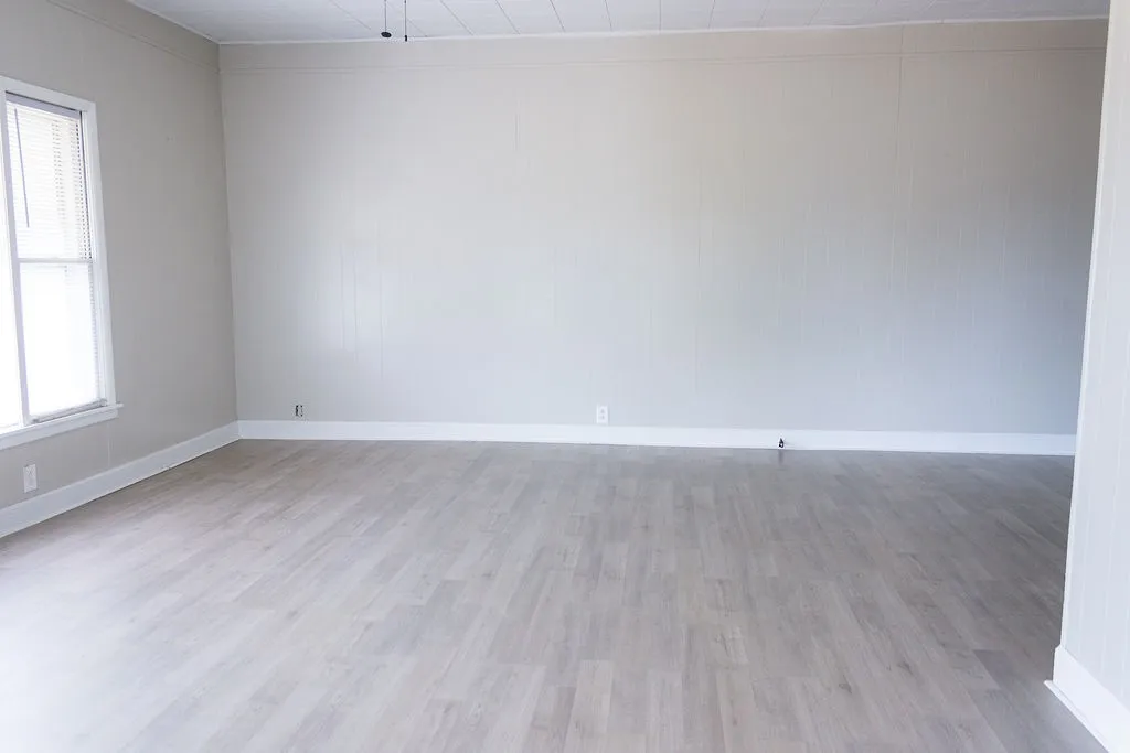 Single Family Residence For Sale in Stephens County , 312 W Lindsey Street, Breckenridge, Texas 76424, 3 Bedroom, 2 Bathroom, 2 Garage spaces, 1,216 Sqft, built in 1935, mls#21402999, Real Estate Agent in Breckenridge, Homes For Sale in Stephens county, Homes For Sale in Breckenridge, Realtor in Breckenridge Texas, Real Estate Brokerage Independent Realty Texas, Luminita Cordes Realtor