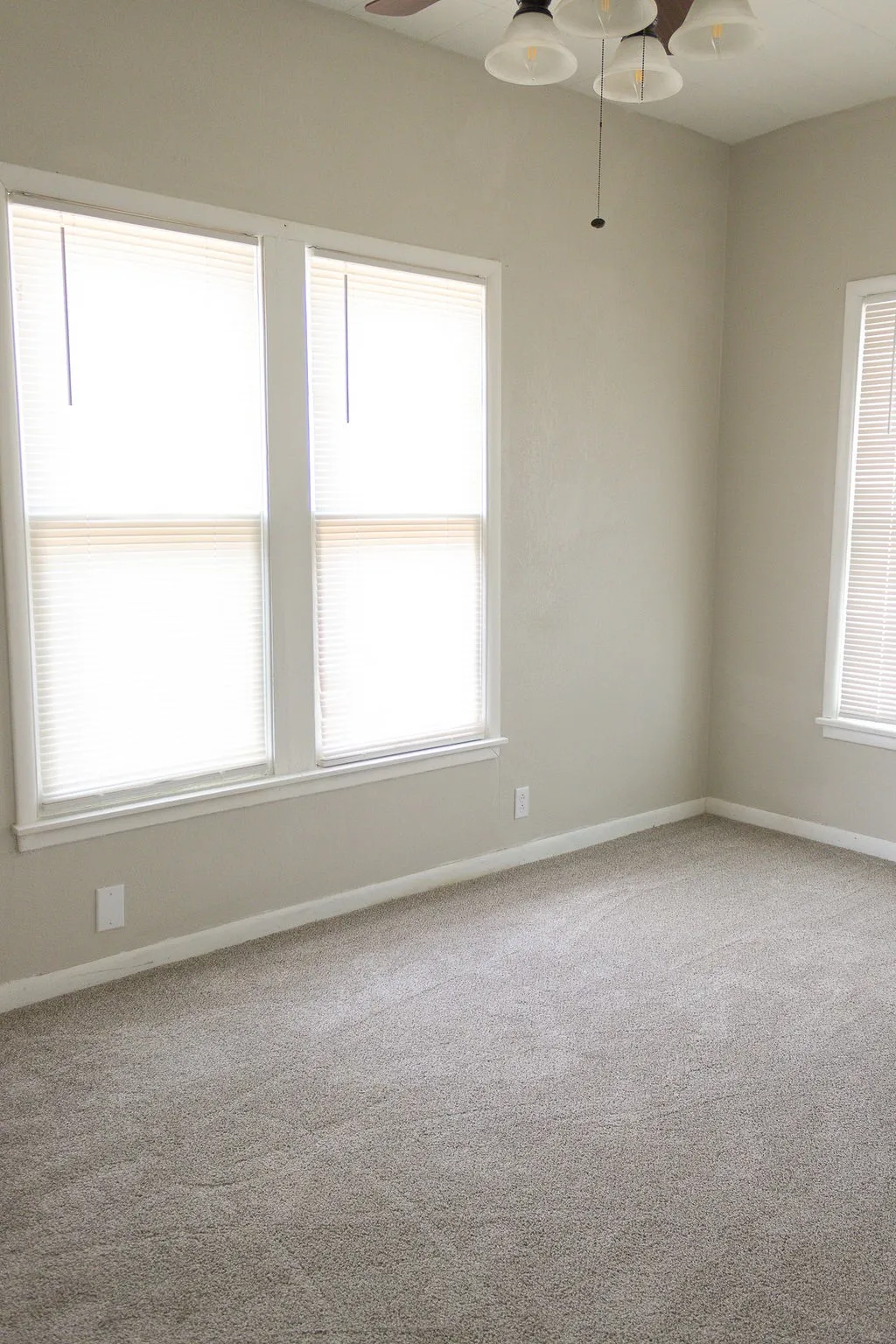 Single Family Residence For Sale in Stephens County , 312 W Lindsey Street, Breckenridge, Texas 76424, 3 Bedroom, 2 Bathroom, 2 Garage spaces, 1,216 Sqft, built in 1935, mls#21402999, Real Estate Agent in Breckenridge, Homes For Sale in Stephens county, Homes For Sale in Breckenridge, Realtor in Breckenridge Texas, Real Estate Brokerage Independent Realty Texas, Luminita Cordes Realtor