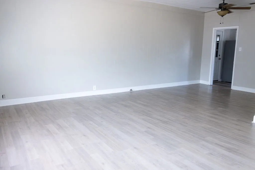 Single Family Residence For Sale in Stephens County , 312 W Lindsey Street, Breckenridge, Texas 76424, 3 Bedroom, 2 Bathroom, 2 Garage spaces, 1,216 Sqft, built in 1935, mls#21402999, Real Estate Agent in Breckenridge, Homes For Sale in Stephens county, Homes For Sale in Breckenridge, Realtor in Breckenridge Texas, Real Estate Brokerage Independent Realty Texas, Luminita Cordes Realtor