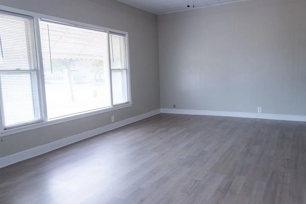Single Family Residence For Sale in Stephens County , 312 W Lindsey Street, Breckenridge, Texas 76424, 3 Bedroom, 2 Bathroom, 2 Garage spaces, 1,216 Sqft, built in 1935, mls#21402999, Real Estate Agent in Breckenridge, Homes For Sale in Stephens county, Homes For Sale in Breckenridge, Realtor in Breckenridge Texas, Real Estate Brokerage Independent Realty Texas, Luminita Cordes Realtor