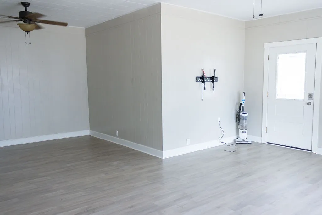 Single Family Residence For Sale in Stephens County , 312 W Lindsey Street, Breckenridge, Texas 76424, 3 Bedroom, 2 Bathroom, 2 Garage spaces, 1,216 Sqft, built in 1935, mls#21402999, Real Estate Agent in Breckenridge, Homes For Sale in Stephens county, Homes For Sale in Breckenridge, Realtor in Breckenridge Texas, Real Estate Brokerage Independent Realty Texas, Luminita Cordes Realtor