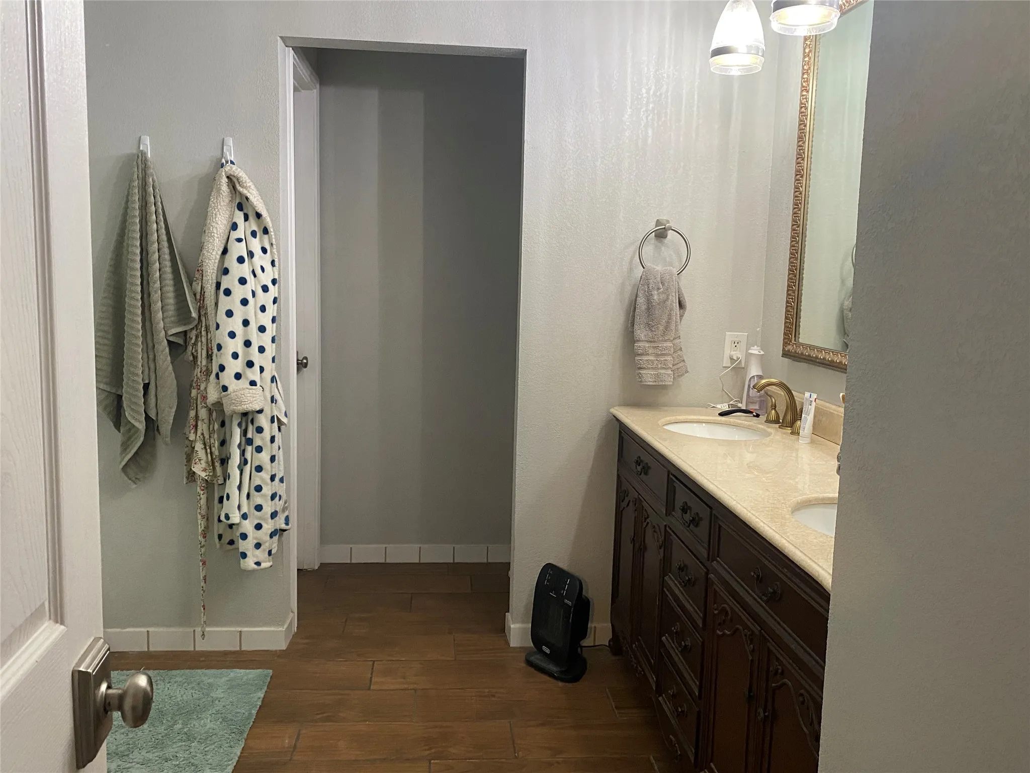 Single Family Residence For Sale in Palo Pinto County , 501 Mesquite Street, Mineral Wells, Texas 76067, 4 Bedroom, 2 Bathroom, 2 Garage spaces, 2,215 Sqft, built in 1983, mls#21403002, Real Estate Agent in Mineral Wells, Homes For Sale in Palo Pinto county, Homes For Sale in Mineral Wells, Realtor in Mineral Wells Texas, Real Estate Brokerage Independent Realty Texas, Luminita Cordes Realtor