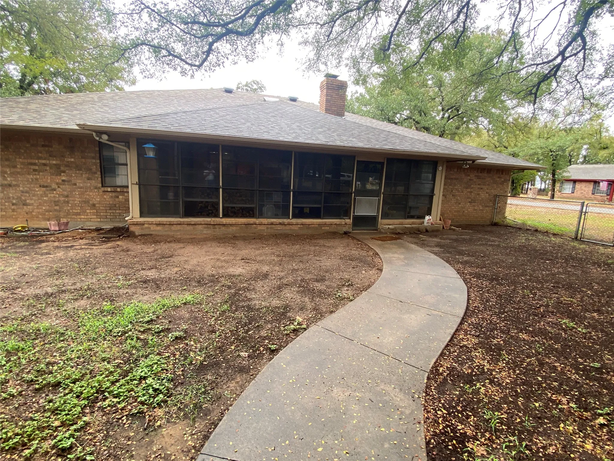 Single Family Residence For Sale in Palo Pinto County , 501 Mesquite Street, Mineral Wells, Texas 76067, 4 Bedroom, 2 Bathroom, 2 Garage spaces, 2,215 Sqft, built in 1983, mls#21403002, Real Estate Agent in Mineral Wells, Homes For Sale in Palo Pinto county, Homes For Sale in Mineral Wells, Realtor in Mineral Wells Texas, Real Estate Brokerage Independent Realty Texas, Luminita Cordes Realtor