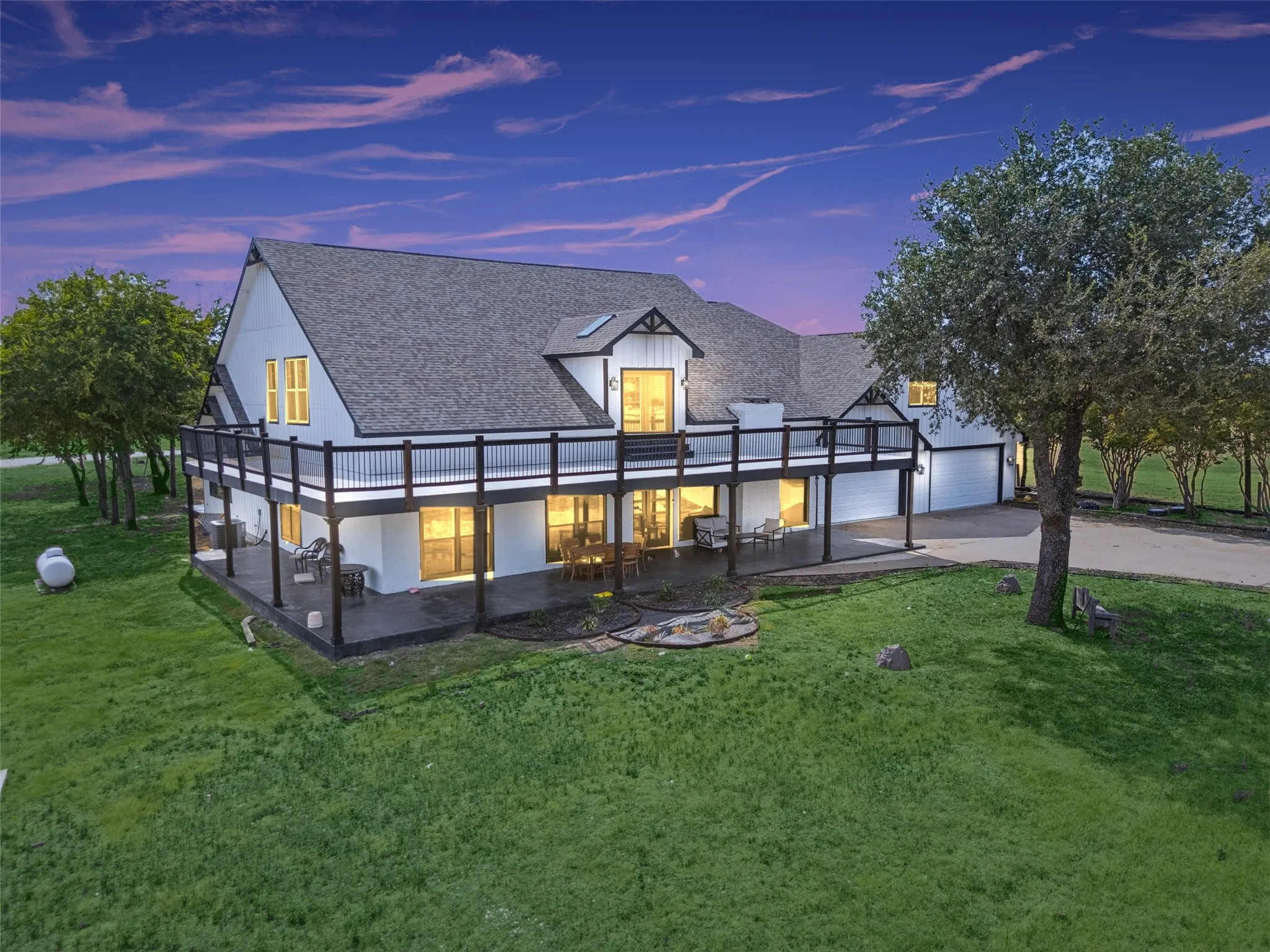 Single Family Residence For Sale in Johnson County , 7617 Sky Road, Godley, Texas 76044, 7 Bedroom, 7 Bathroom, 4 Garage spaces, 7,471 Sqft, built in 1980, mls#21402992, Real Estate Agent in Godley, Homes For Sale in Johnson county, Homes For Sale in Godley, Realtor in Godley Texas, Real Estate Brokerage Independent Realty Texas, Luminita Cordes Realtor