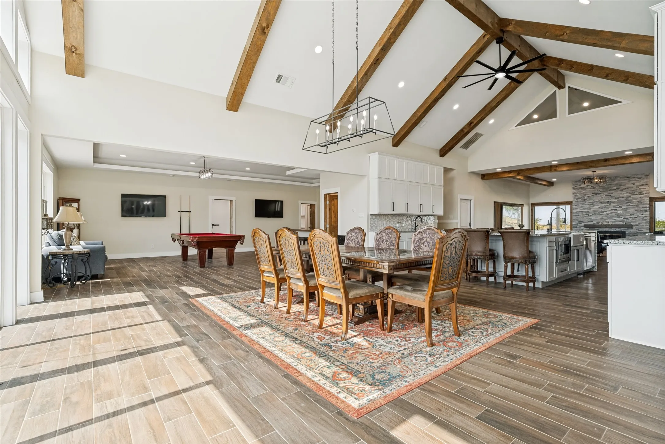 Single Family Residence For Sale in Johnson County , 7617 Sky Road, Godley, Texas 76044, 7 Bedroom, 7 Bathroom, 4 Garage spaces, 7,471 Sqft, built in 1980, mls#21402992, Real Estate Agent in Godley, Homes For Sale in Johnson county, Homes For Sale in Godley, Realtor in Godley Texas, Real Estate Brokerage Independent Realty Texas, Luminita Cordes Realtor