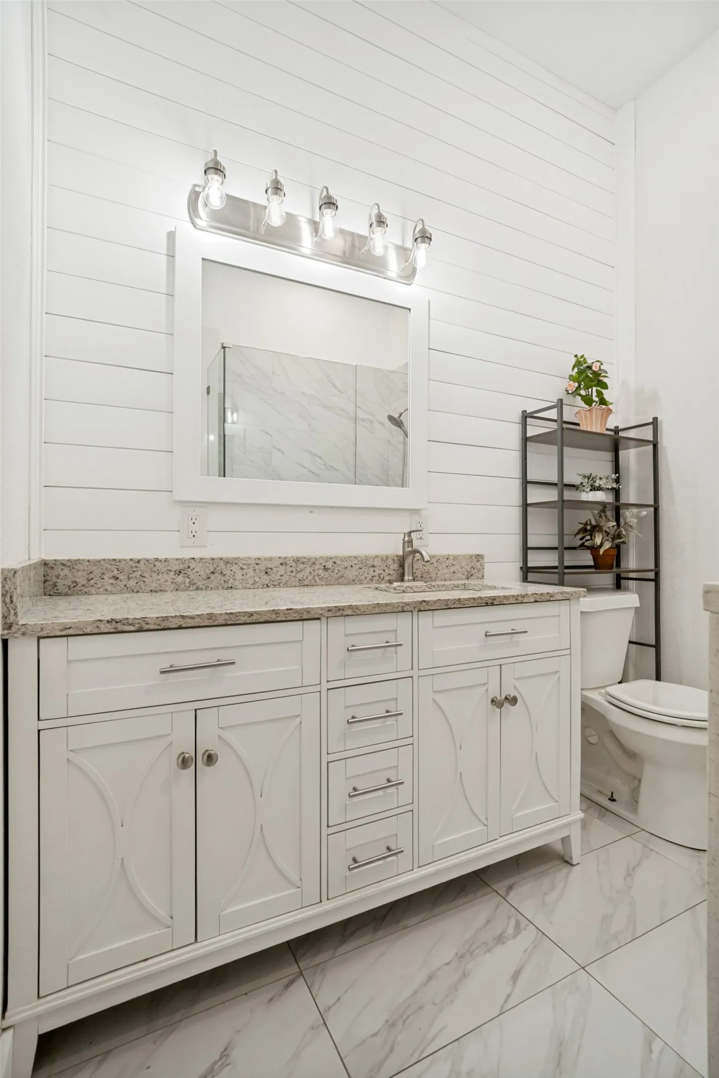 Single Family Residence For Sale in Johnson County , 7617 Sky Road, Godley, Texas 76044, 7 Bedroom, 7 Bathroom, 4 Garage spaces, 7,471 Sqft, built in 1980, mls#21402992, Real Estate Agent in Godley, Homes For Sale in Johnson county, Homes For Sale in Godley, Realtor in Godley Texas, Real Estate Brokerage Independent Realty Texas, Luminita Cordes Realtor