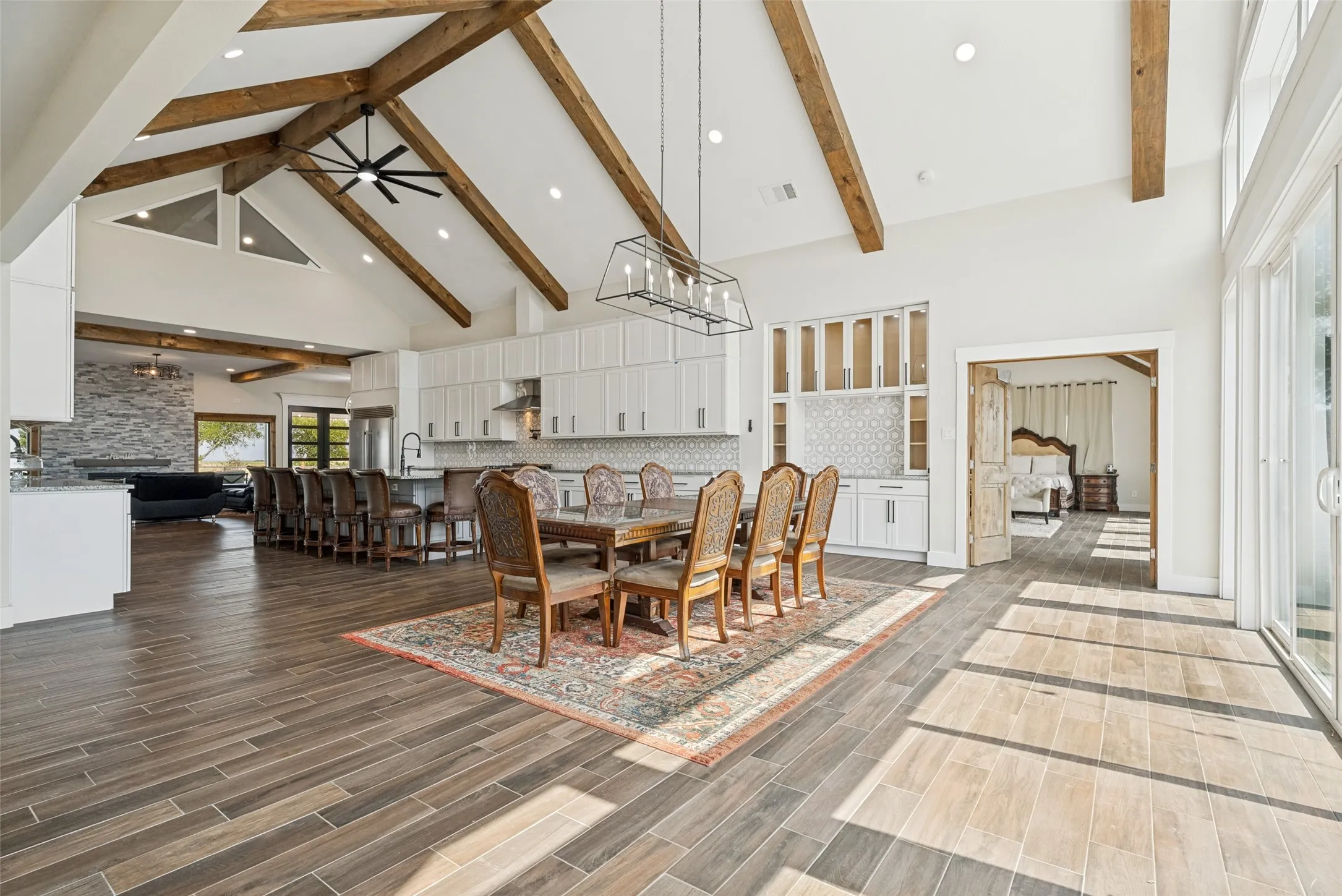 Single Family Residence For Sale in Johnson County , 7617 Sky Road, Godley, Texas 76044, 7 Bedroom, 7 Bathroom, 4 Garage spaces, 7,471 Sqft, built in 1980, mls#21402992, Real Estate Agent in Godley, Homes For Sale in Johnson county, Homes For Sale in Godley, Realtor in Godley Texas, Real Estate Brokerage Independent Realty Texas, Luminita Cordes Realtor
