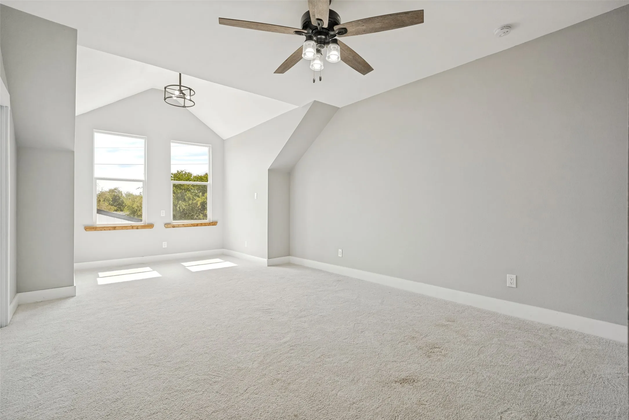 Single Family Residence For Sale in Johnson County , 7617 Sky Road, Godley, Texas 76044, 7 Bedroom, 7 Bathroom, 4 Garage spaces, 7,471 Sqft, built in 1980, mls#21402992, Real Estate Agent in Godley, Homes For Sale in Johnson county, Homes For Sale in Godley, Realtor in Godley Texas, Real Estate Brokerage Independent Realty Texas, Luminita Cordes Realtor